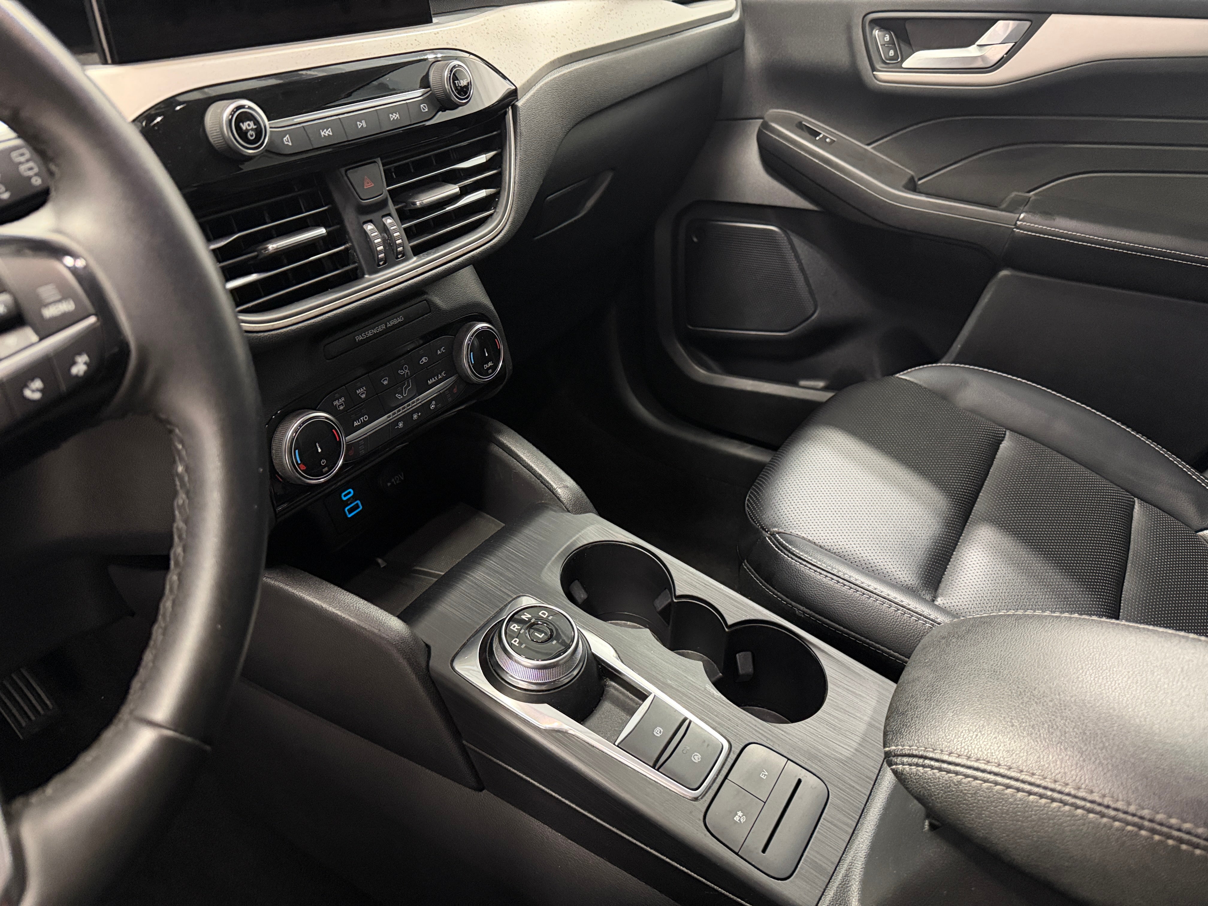 2022 Ford Escape SEL - Photo 8