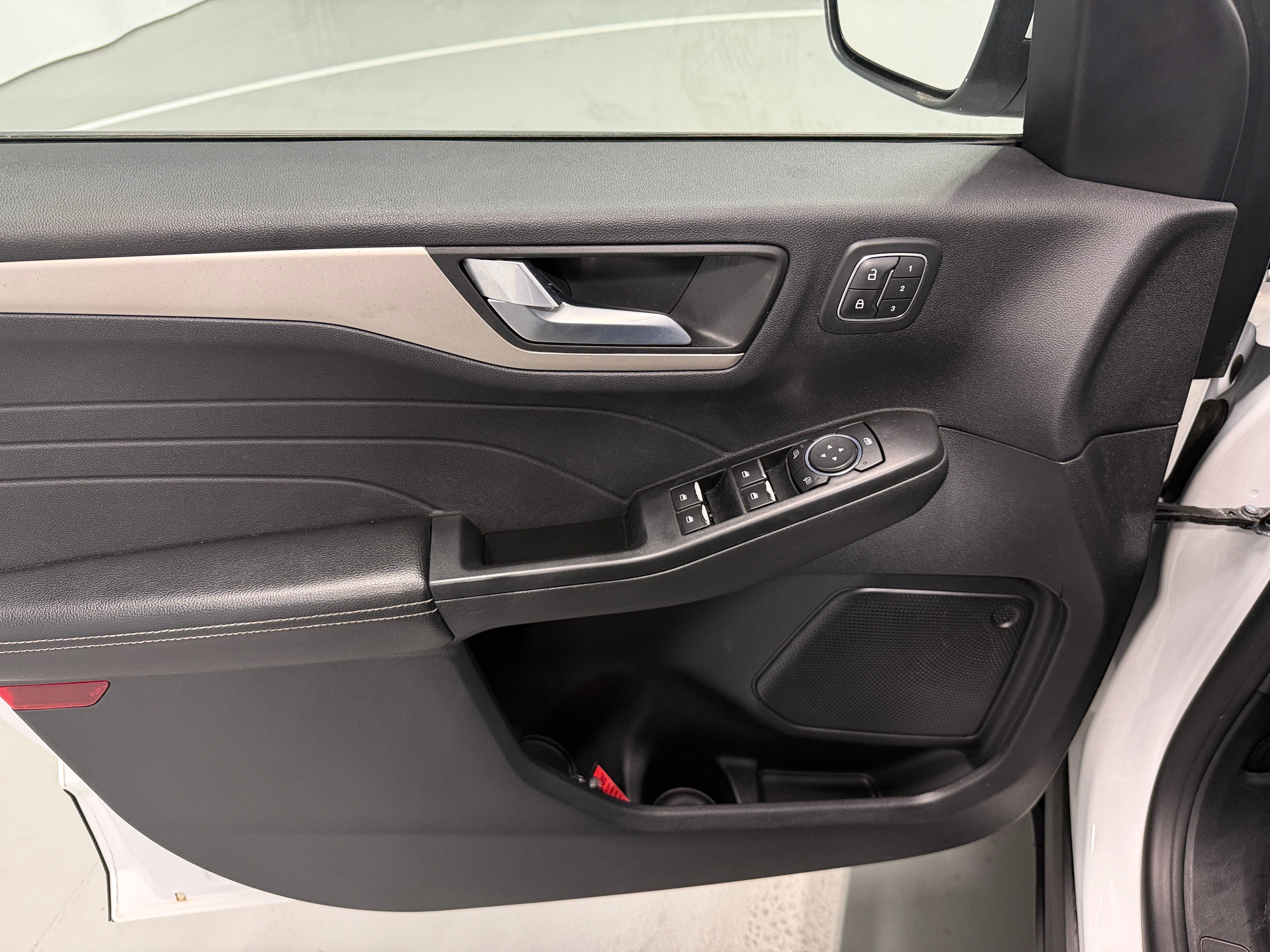 2022 Ford Escape SEL - Photo 2
