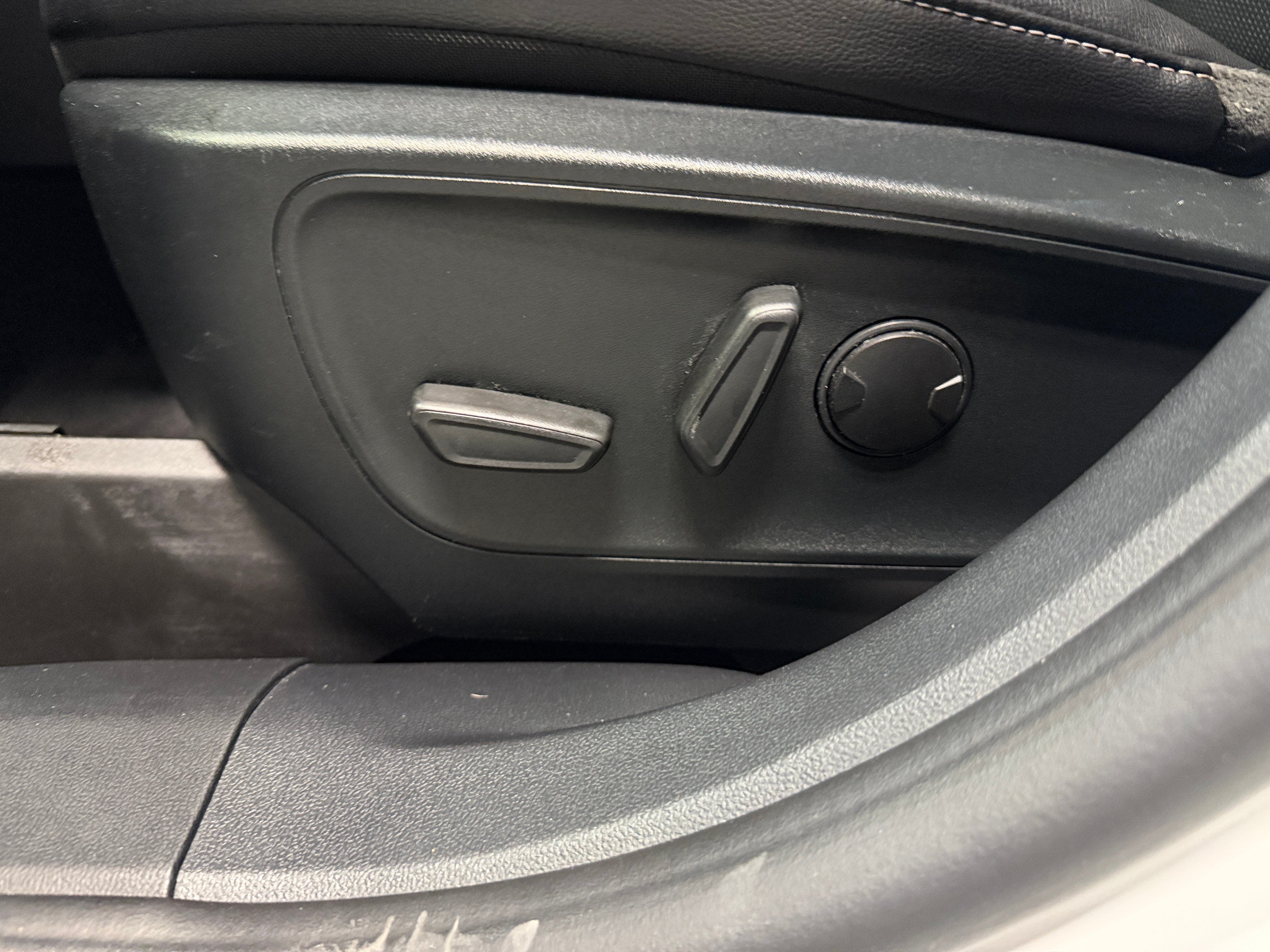 2022 Ford Escape SEL - Photo 10