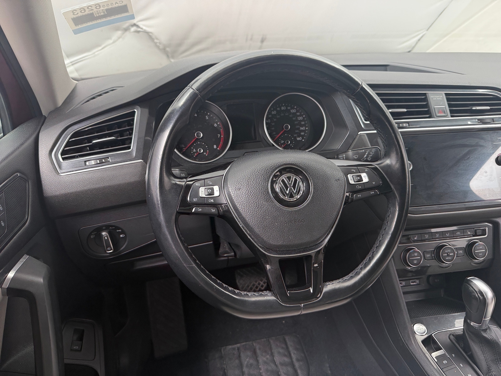 Thumbnail: 2018 Volkswagen Tiguan - 4