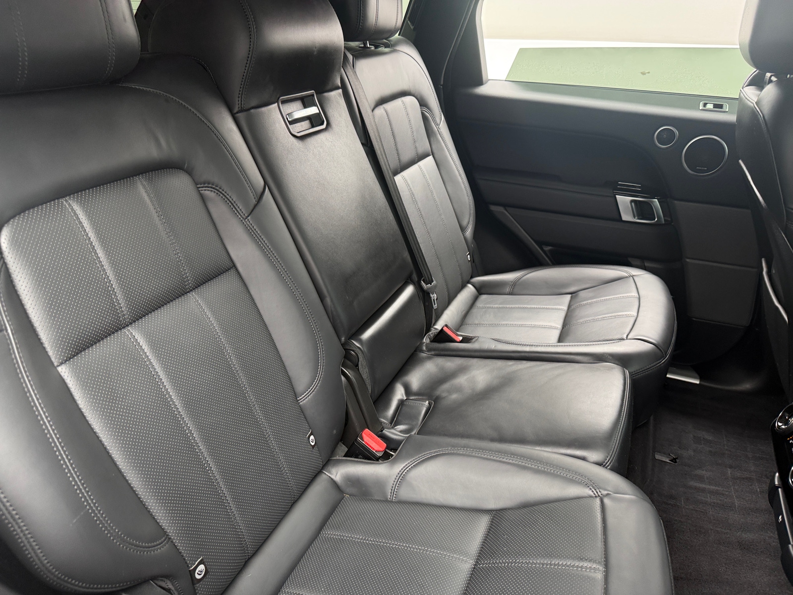 Thumbnail: 2022 Land Rover Range Rover Sport - 5