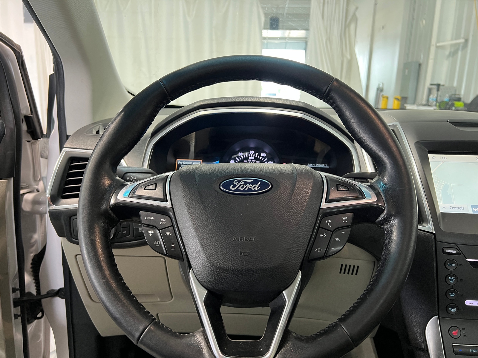 Thumbnail: 2019 Ford Edge - 4