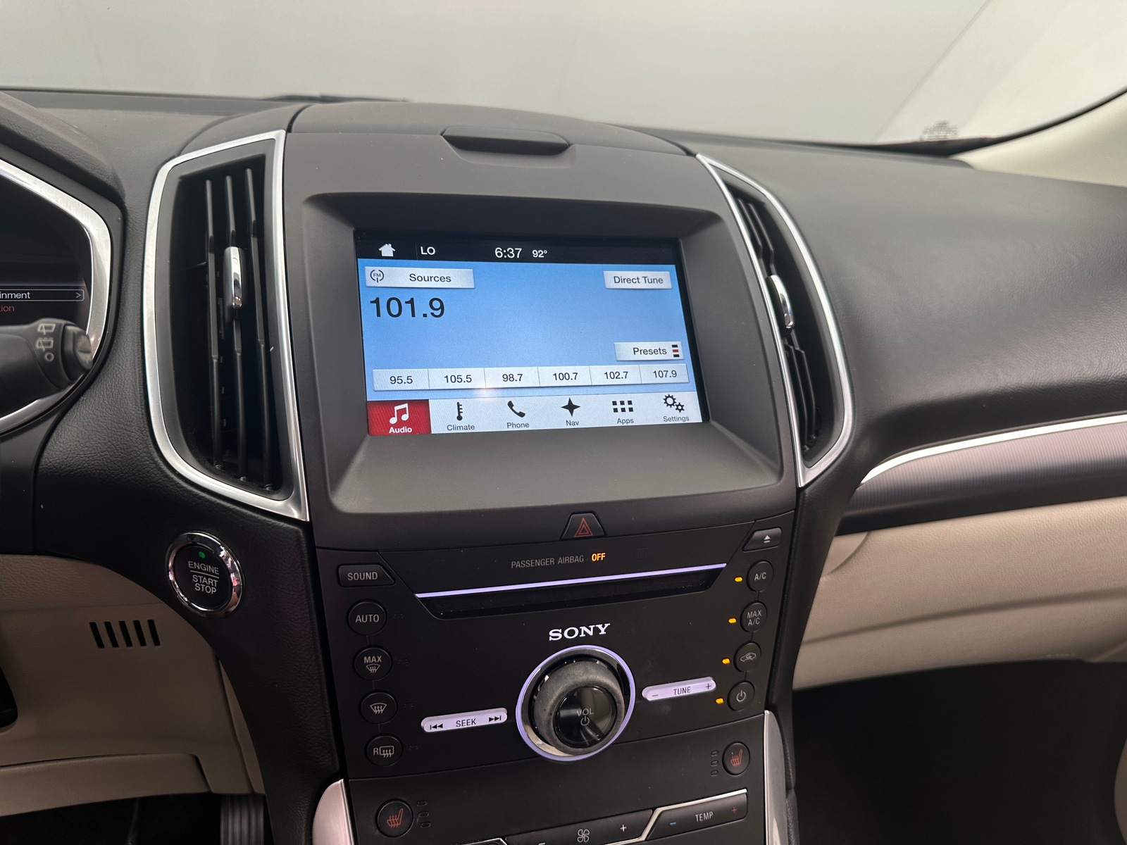 Thumbnail: 2016 Ford Edge - 3