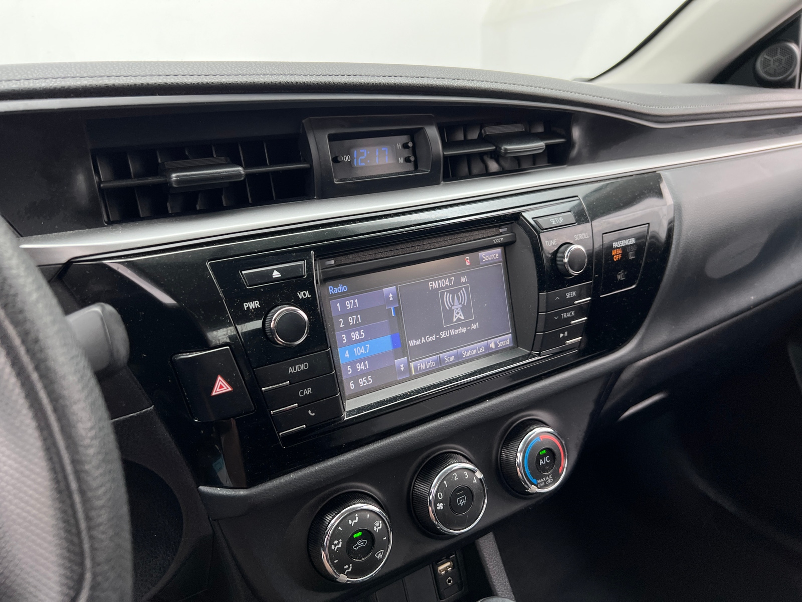 Thumbnail: 2016 Toyota Corolla - 4