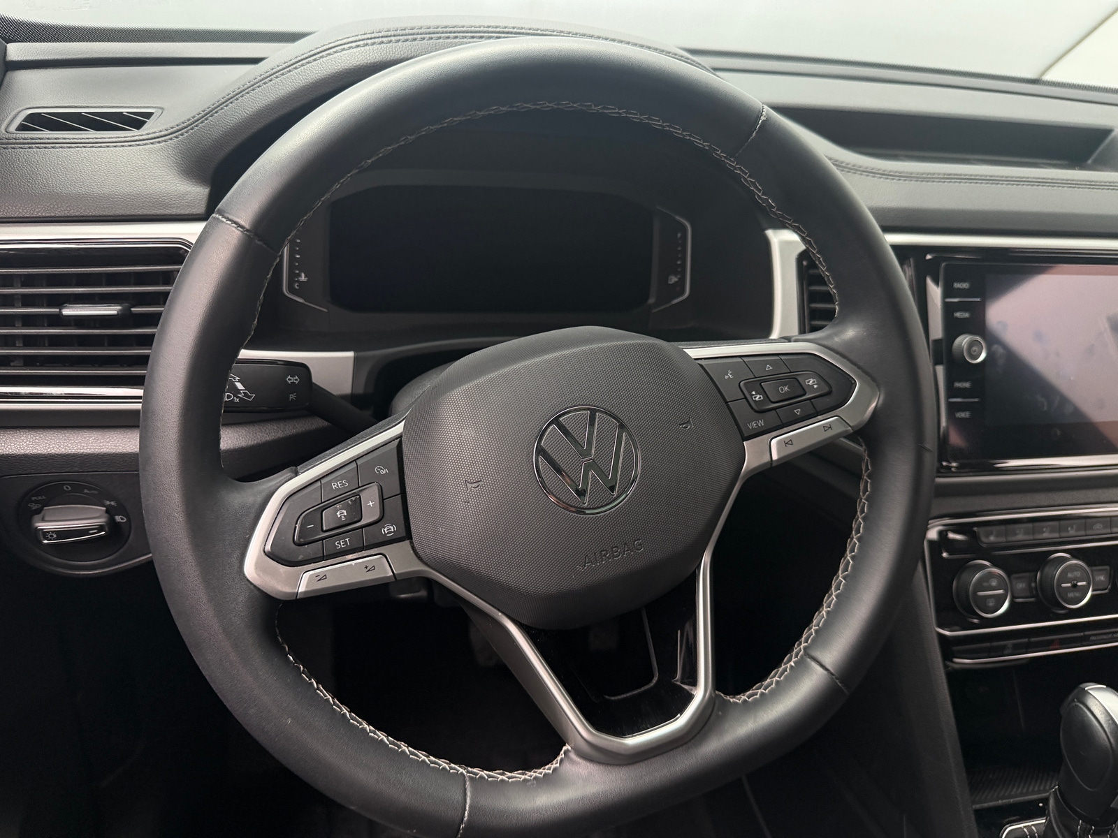 Thumbnail: 2022 Volkswagen Atlas - 4