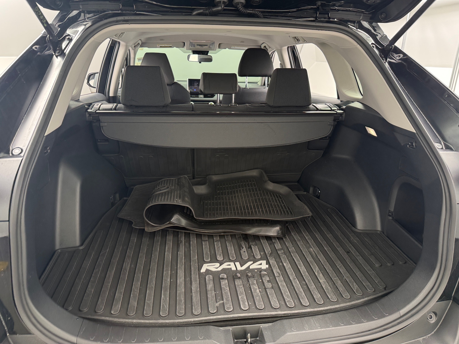 Thumbnail: 2025 Toyota RAV4 - 7