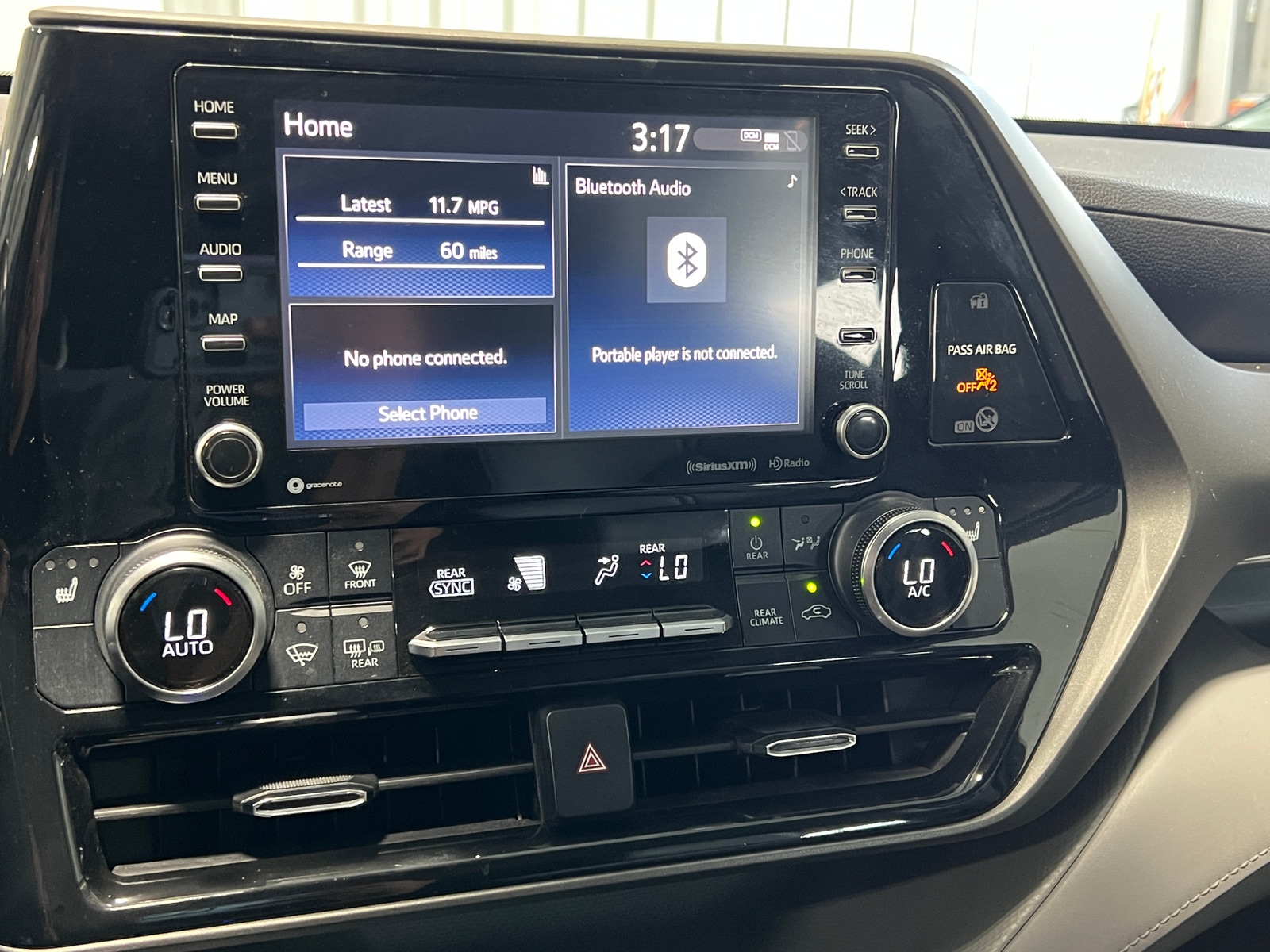 Thumbnail: 2021 Toyota Highlander - 3