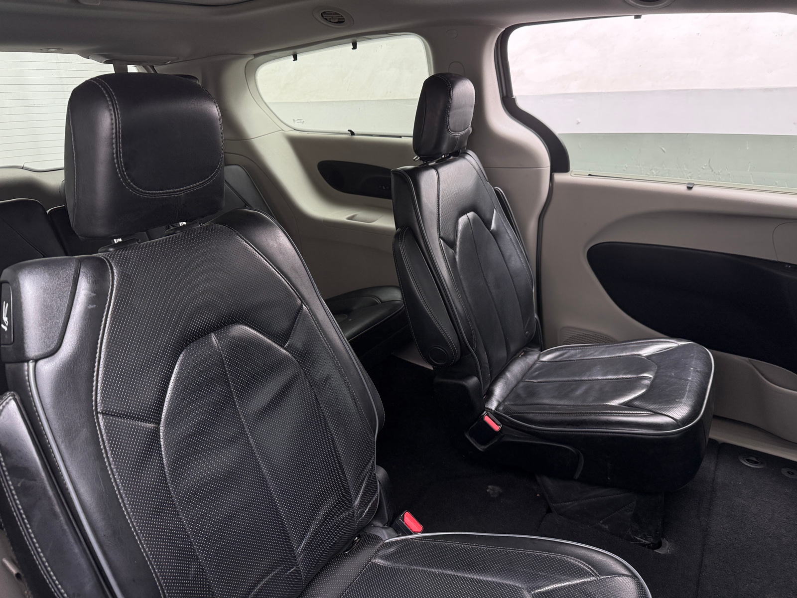 Thumbnail: 2018 Chrysler Pacifica - 5