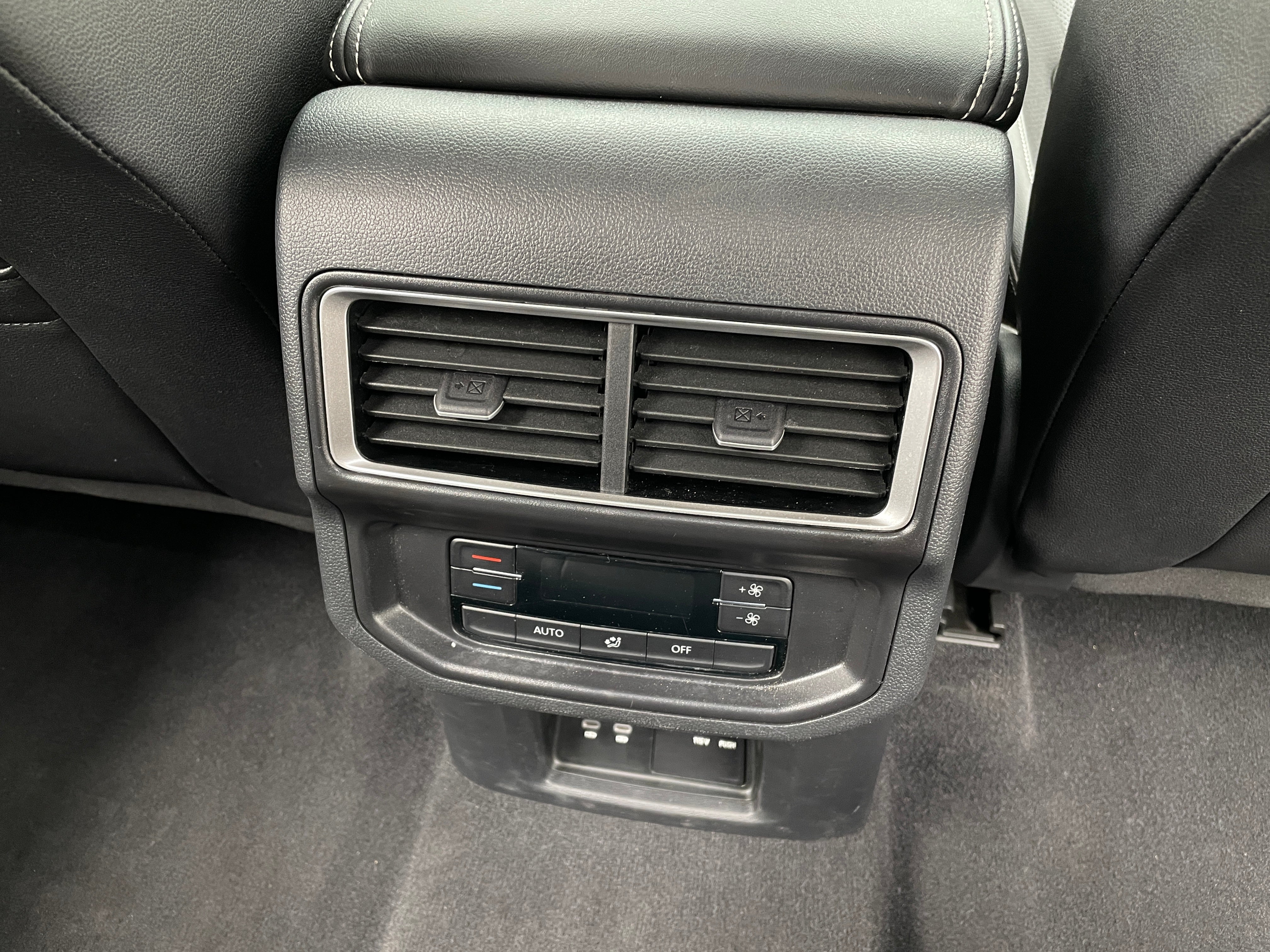 2026 Volkswagen Atlas SE w/Tech