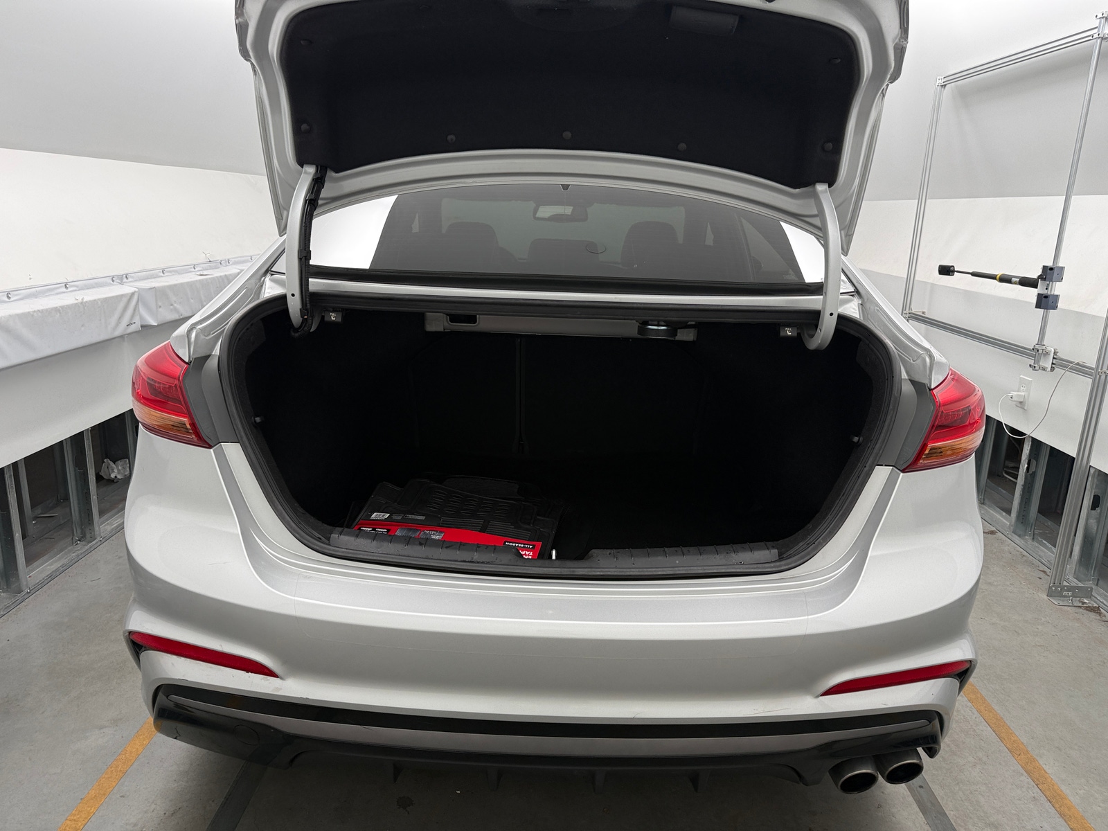 Thumbnail: 2017 Hyundai Elantra - 6