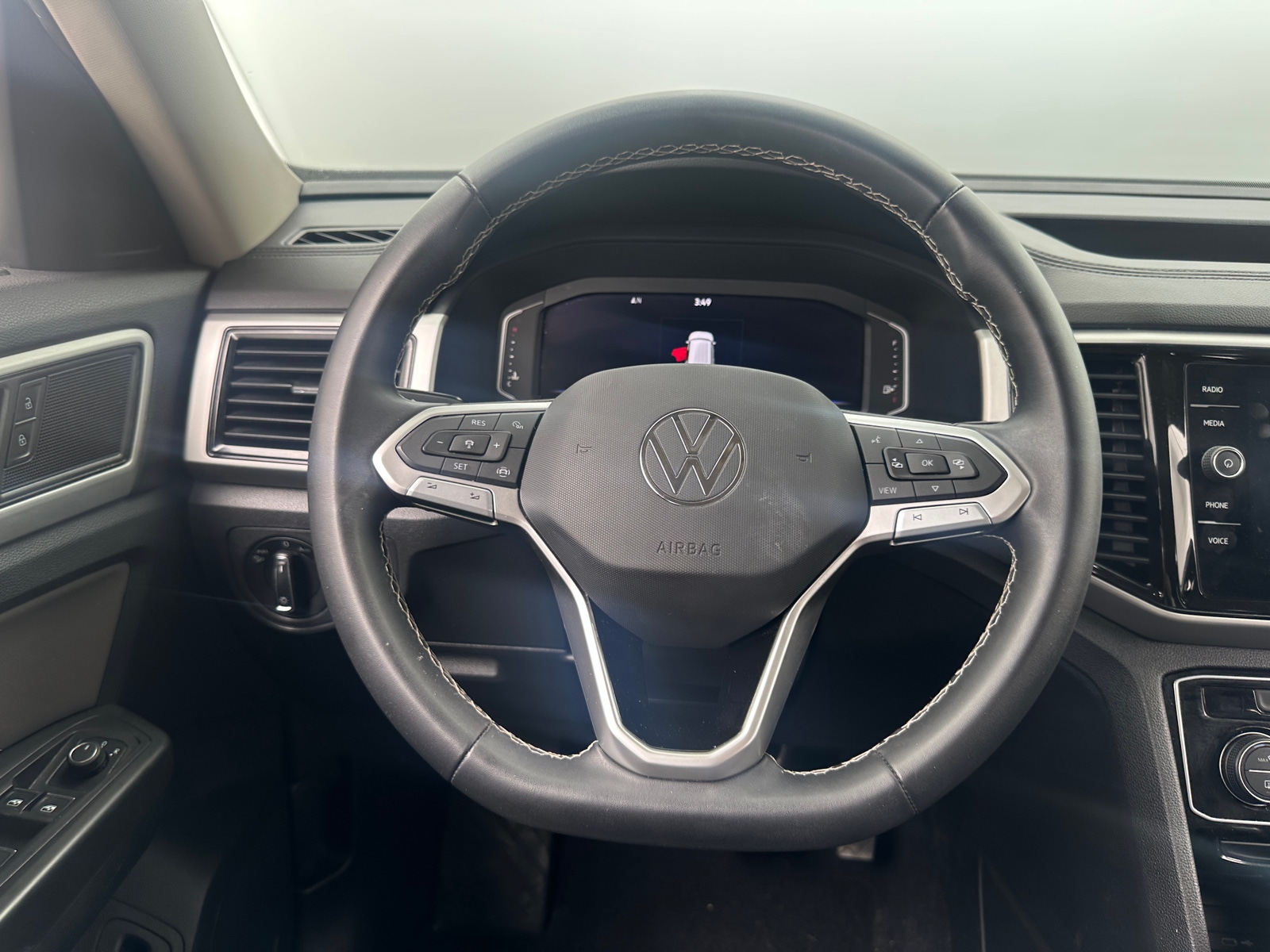 Thumbnail: 2023 Volkswagen Atlas - 4