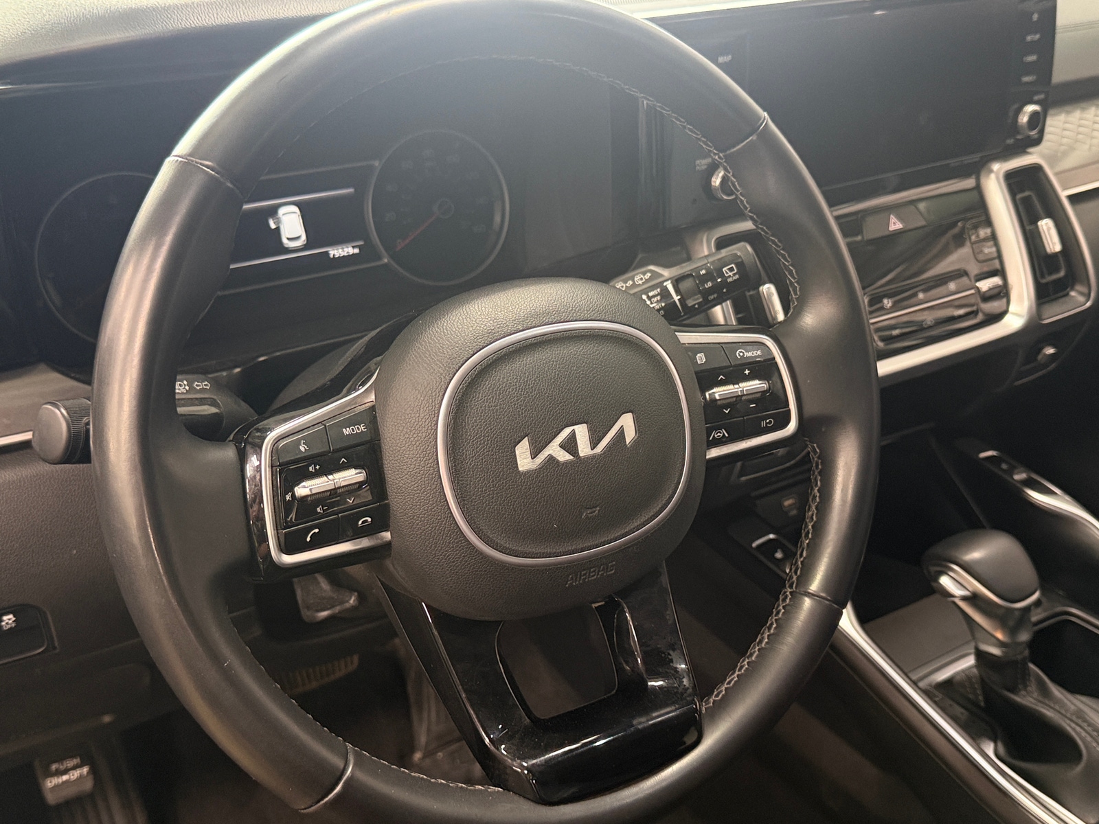 Thumbnail: 2023 Kia Sorento - 4