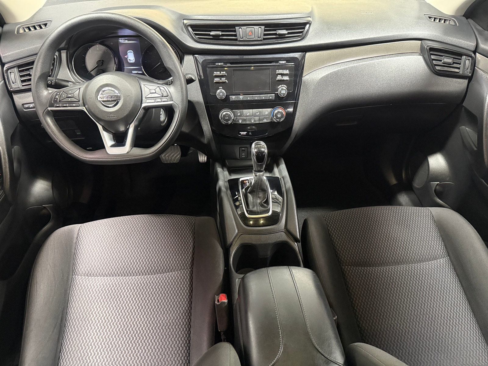 Thumbnail: 2018 Nissan Rogue Sport - 3