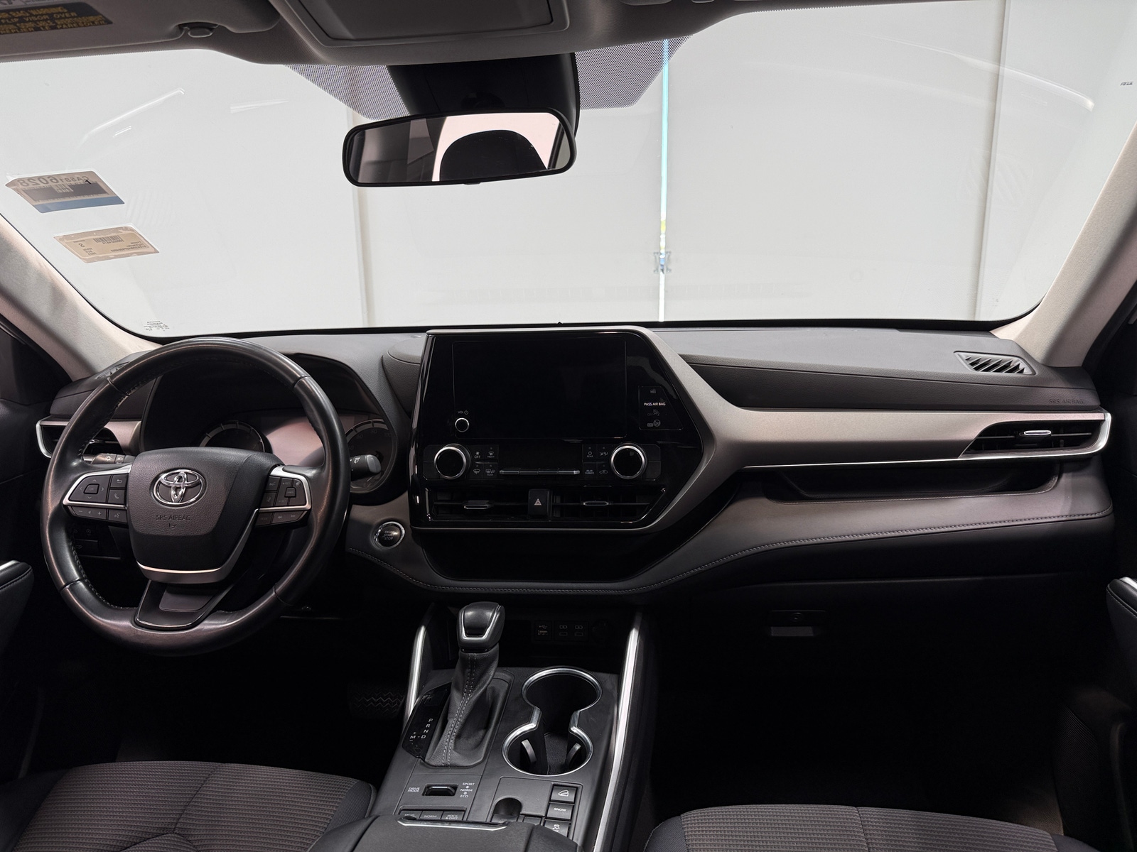 Thumbnail: 2023 Toyota Highlander - 3
