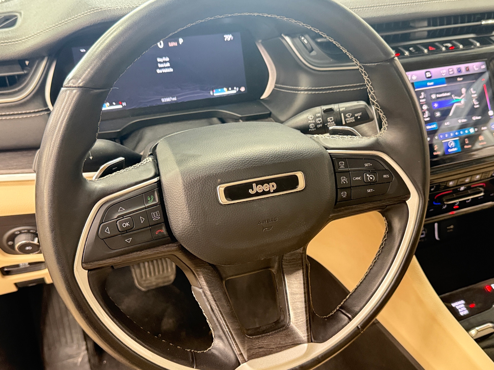 Thumbnail: 2022 Jeep Grand Cherokee L - 4