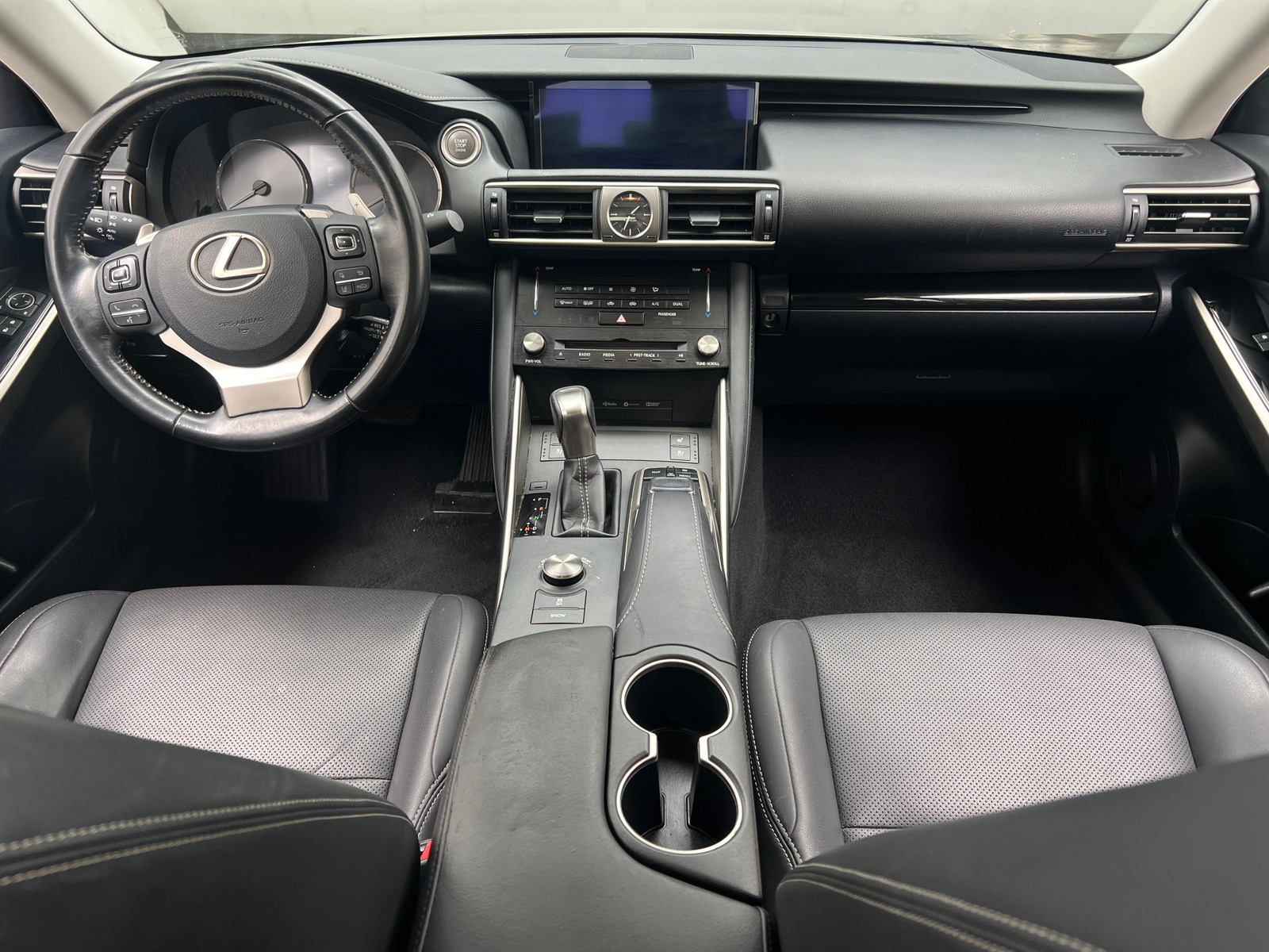 Thumbnail: 2017 Lexus IS - 2