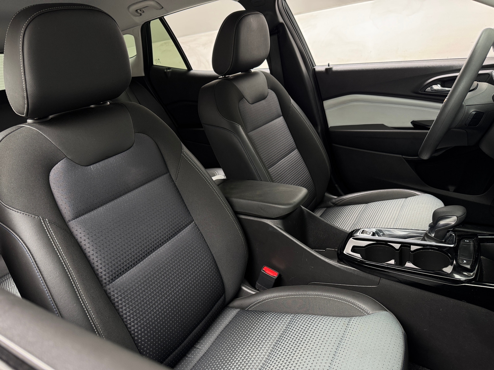 Thumbnail: 2025 Chevrolet Trax - 2