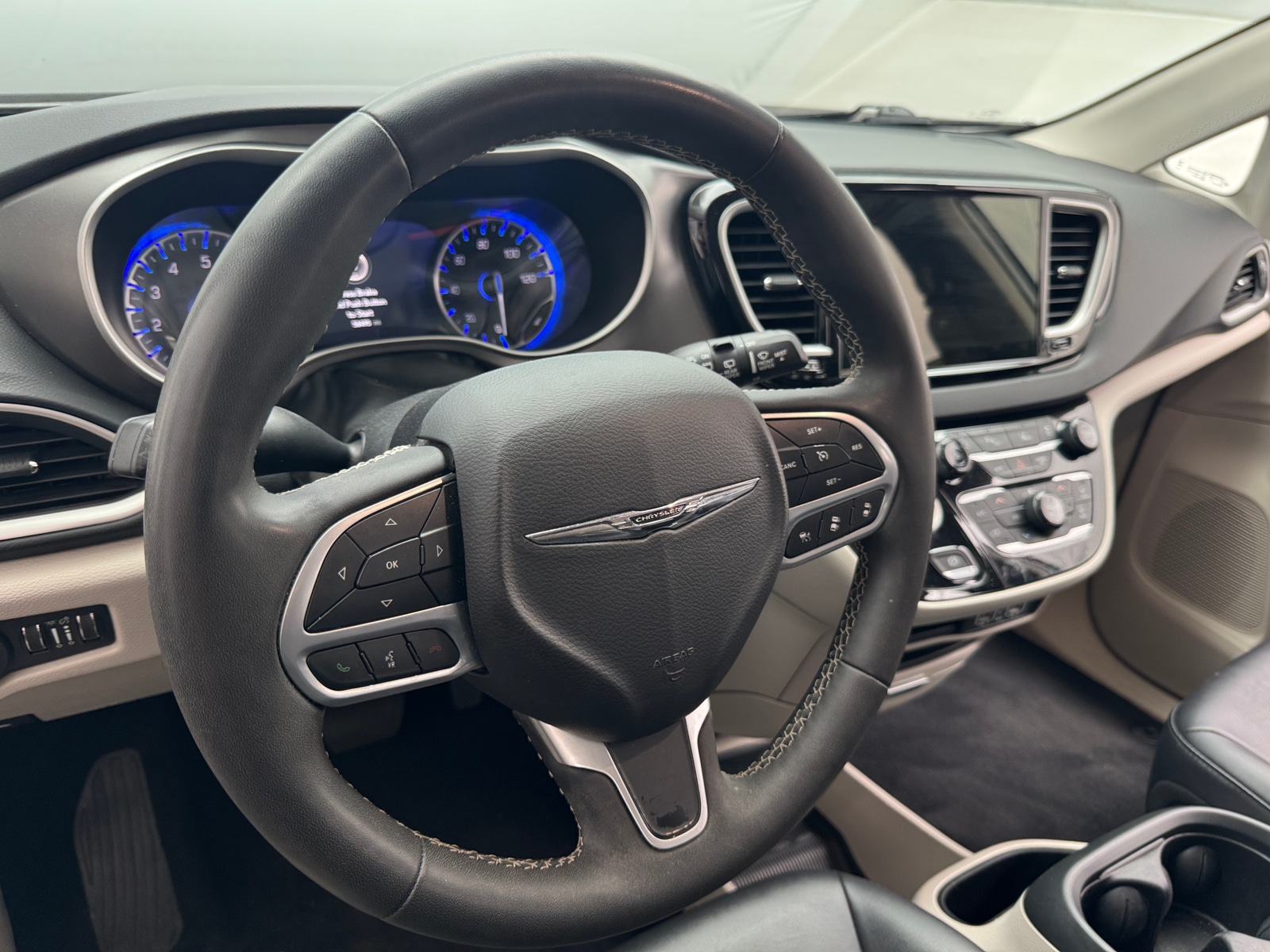 Thumbnail: 2024 Chrysler Pacifica - 4