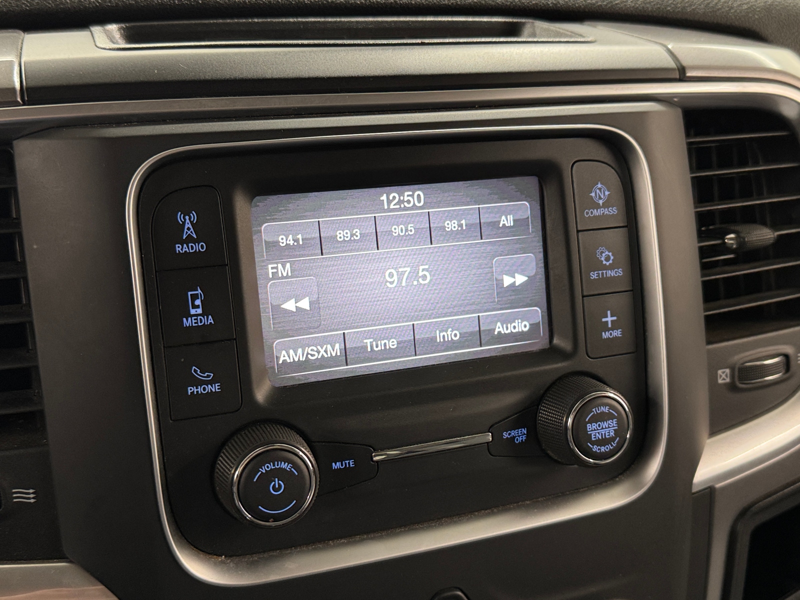 Thumbnail: 2024 RAM 1500 Classic - 4