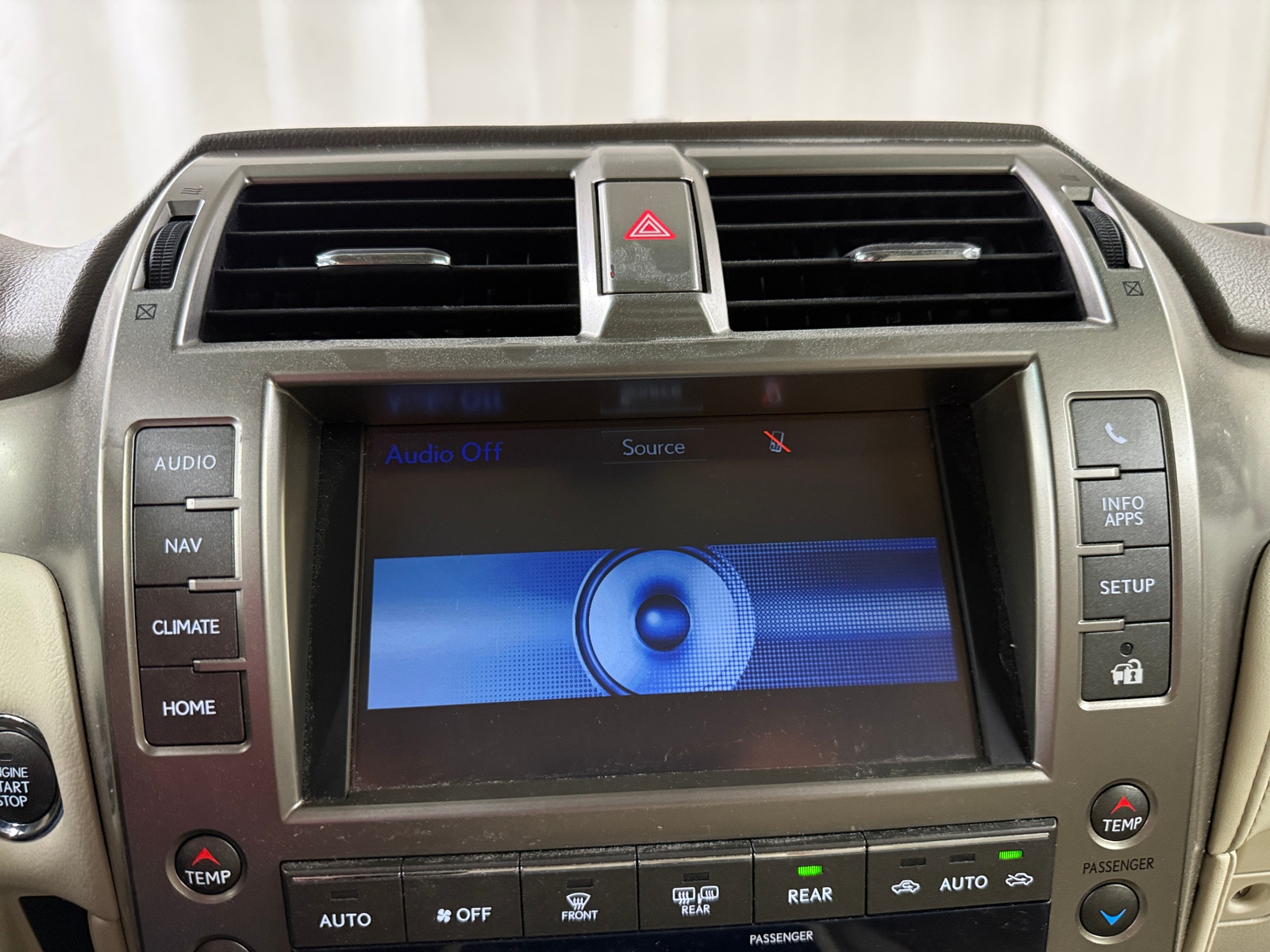 Thumbnail: 2014 Lexus GX - 3