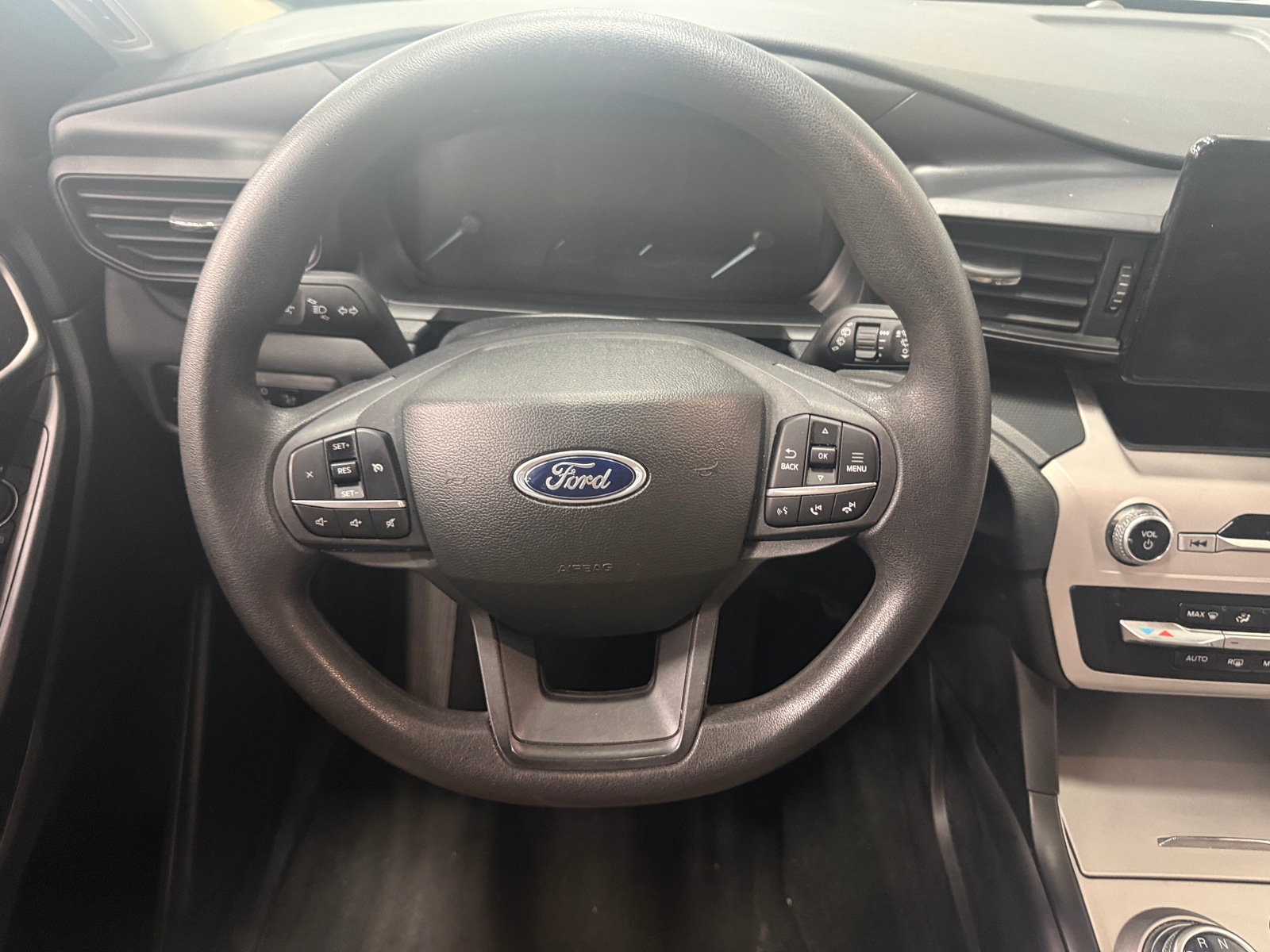Thumbnail: 2023 Ford Explorer - 5