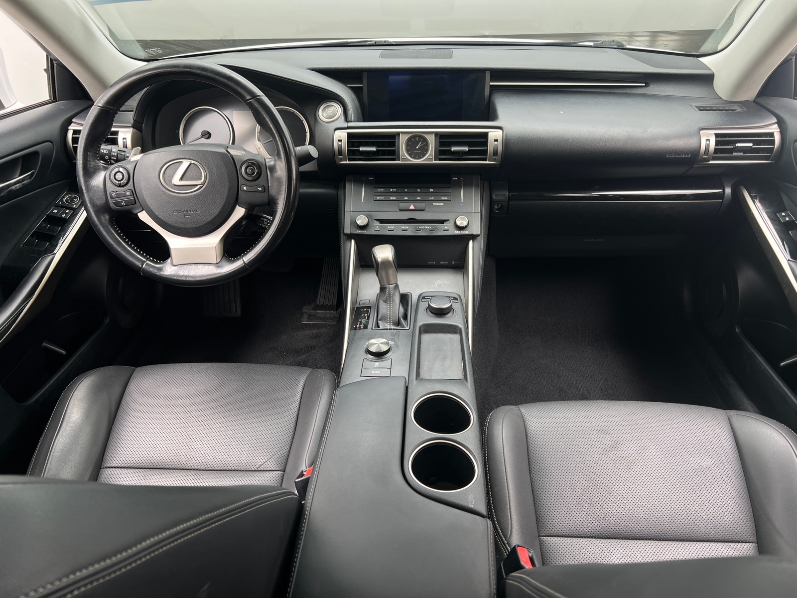 Thumbnail: 2016 Lexus IS - 3