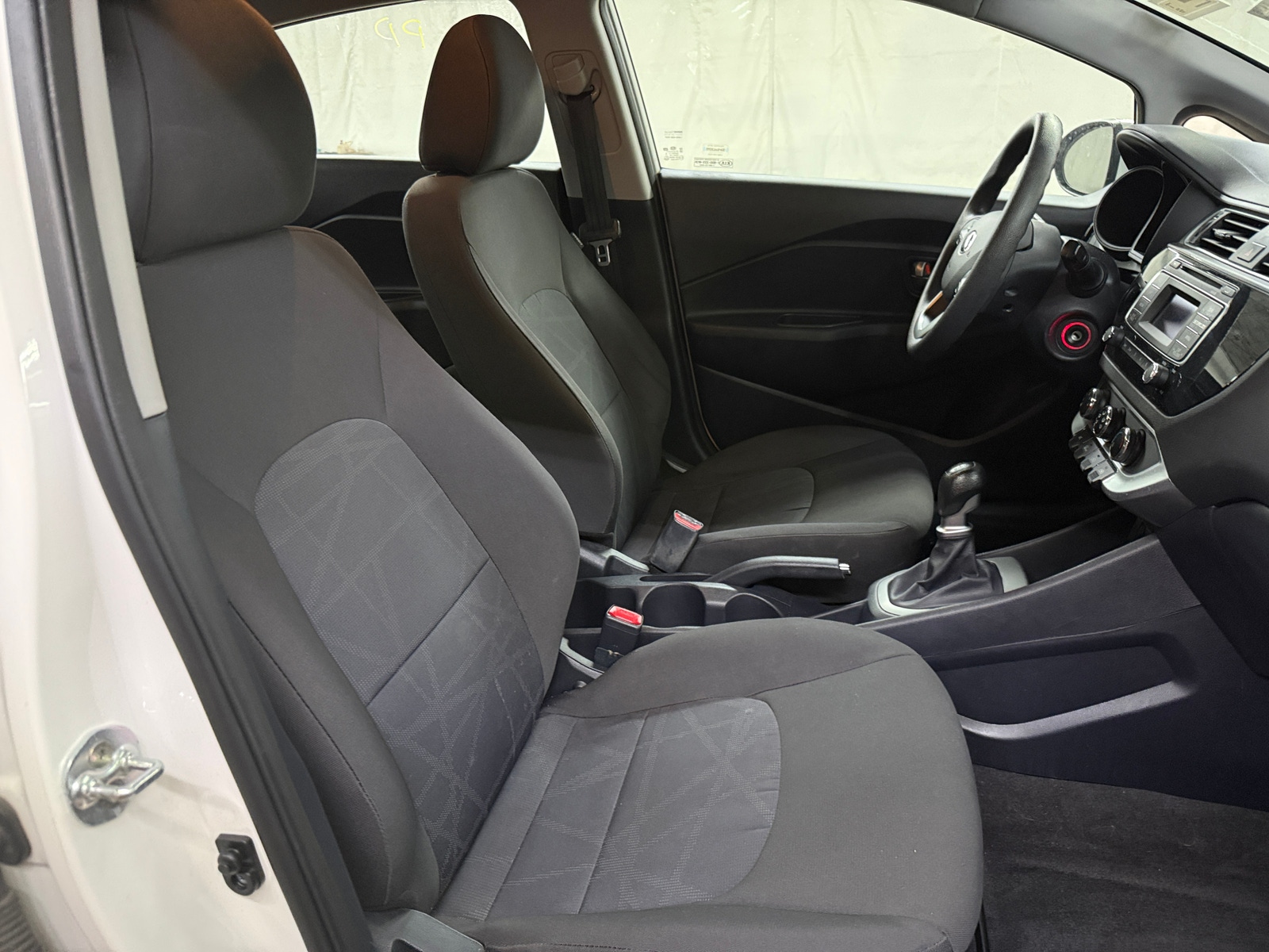 Thumbnail: 2017 Kia Rio - 2