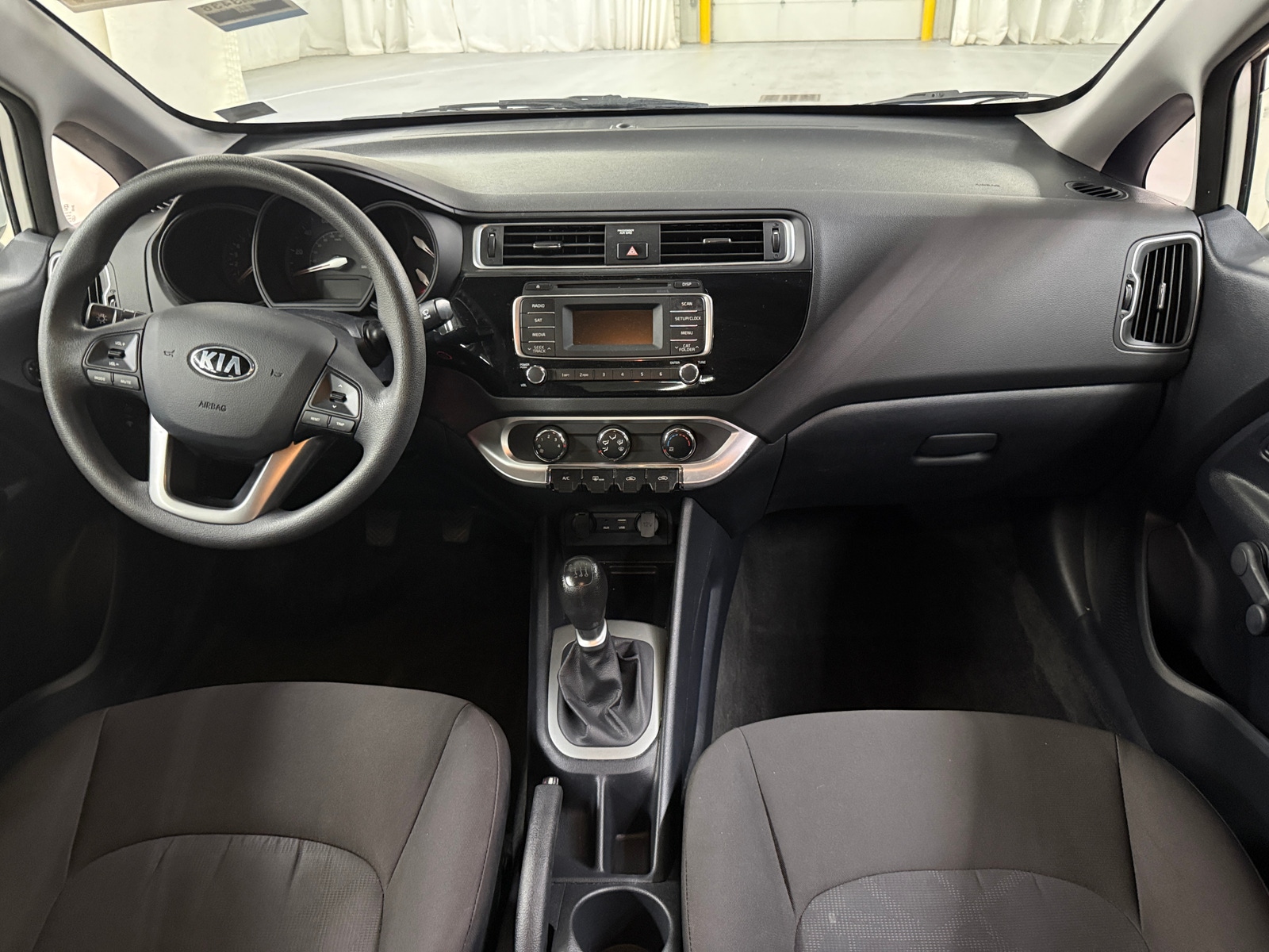 Thumbnail: 2017 Kia Rio - 3