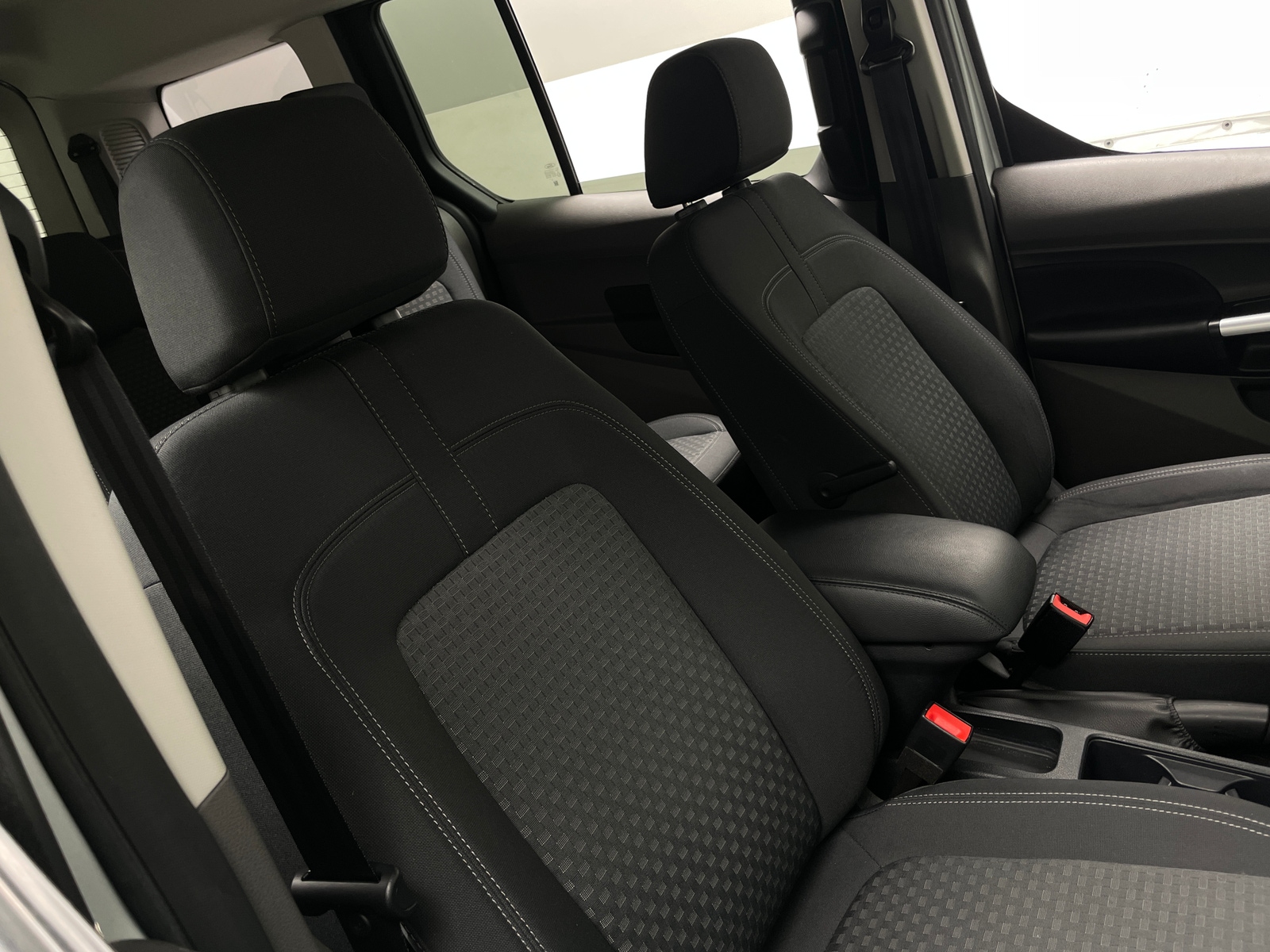 Thumbnail: 2020 Ford Transit Series - 2