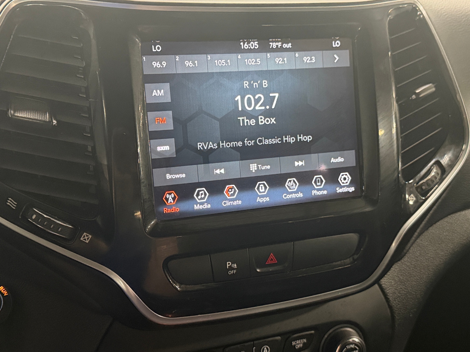 Thumbnail: 2020 Jeep Cherokee - 3