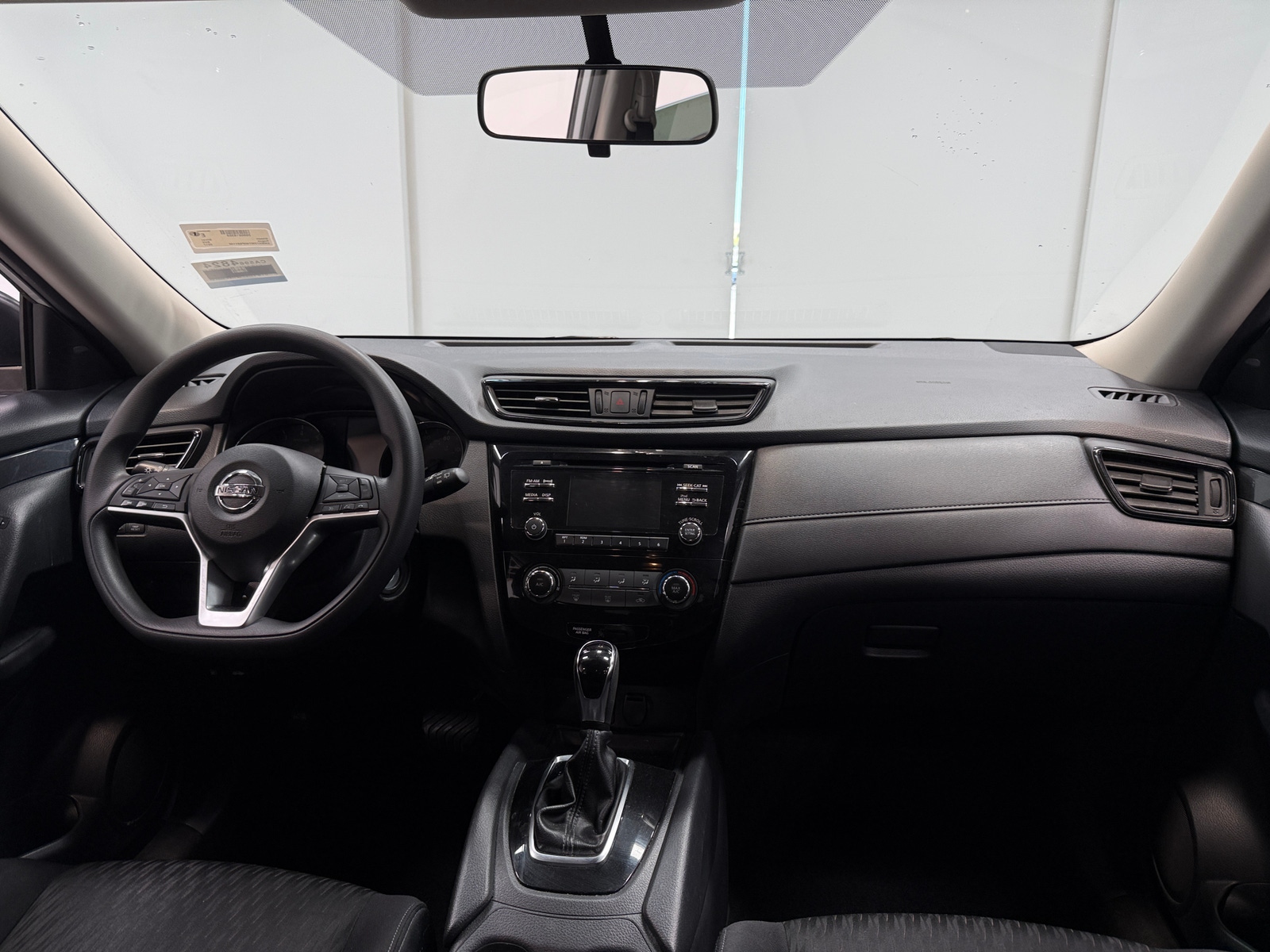 Thumbnail: 2017 Nissan Rogue - 3