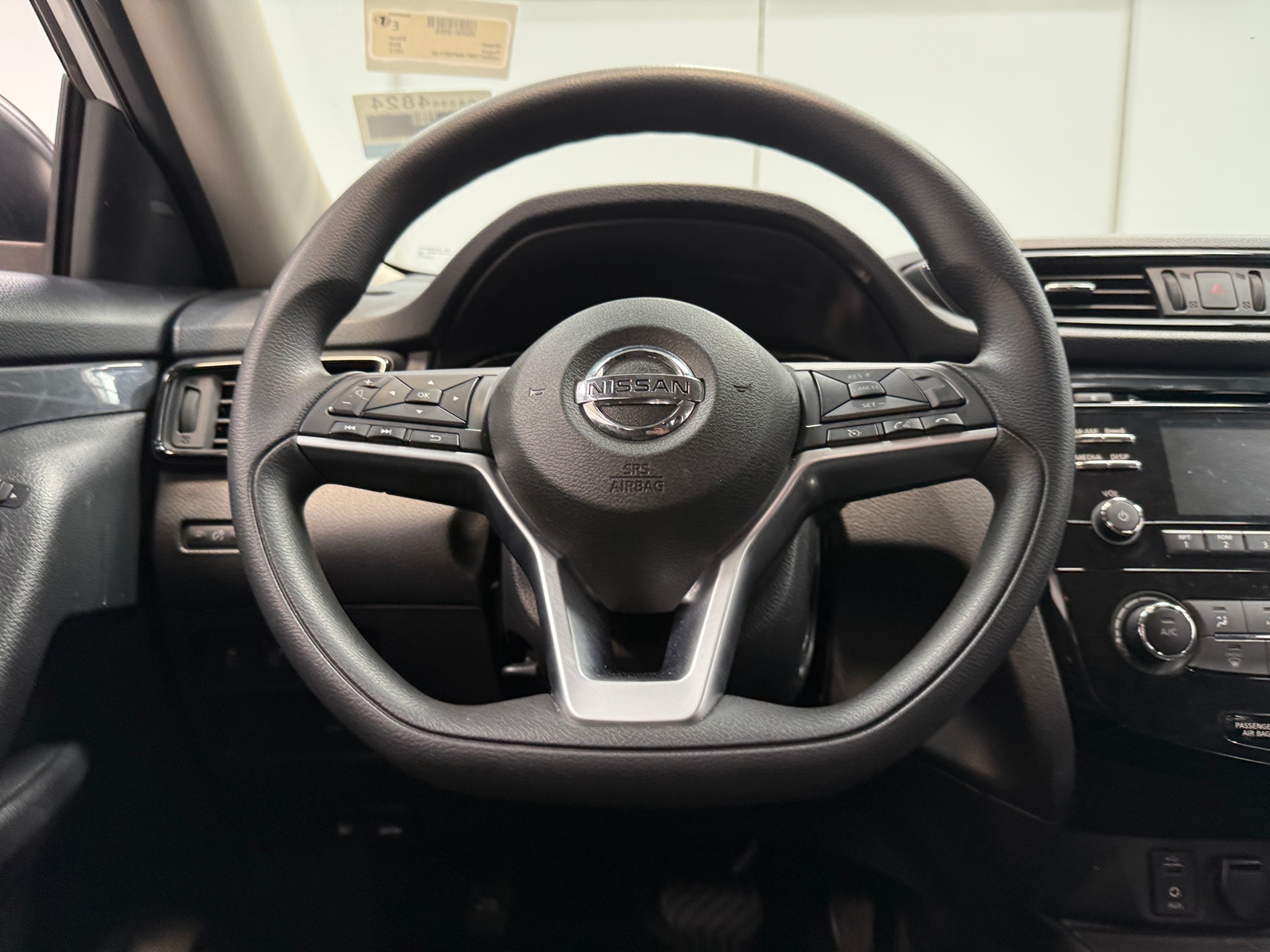 Thumbnail: 2017 Nissan Rogue - 5
