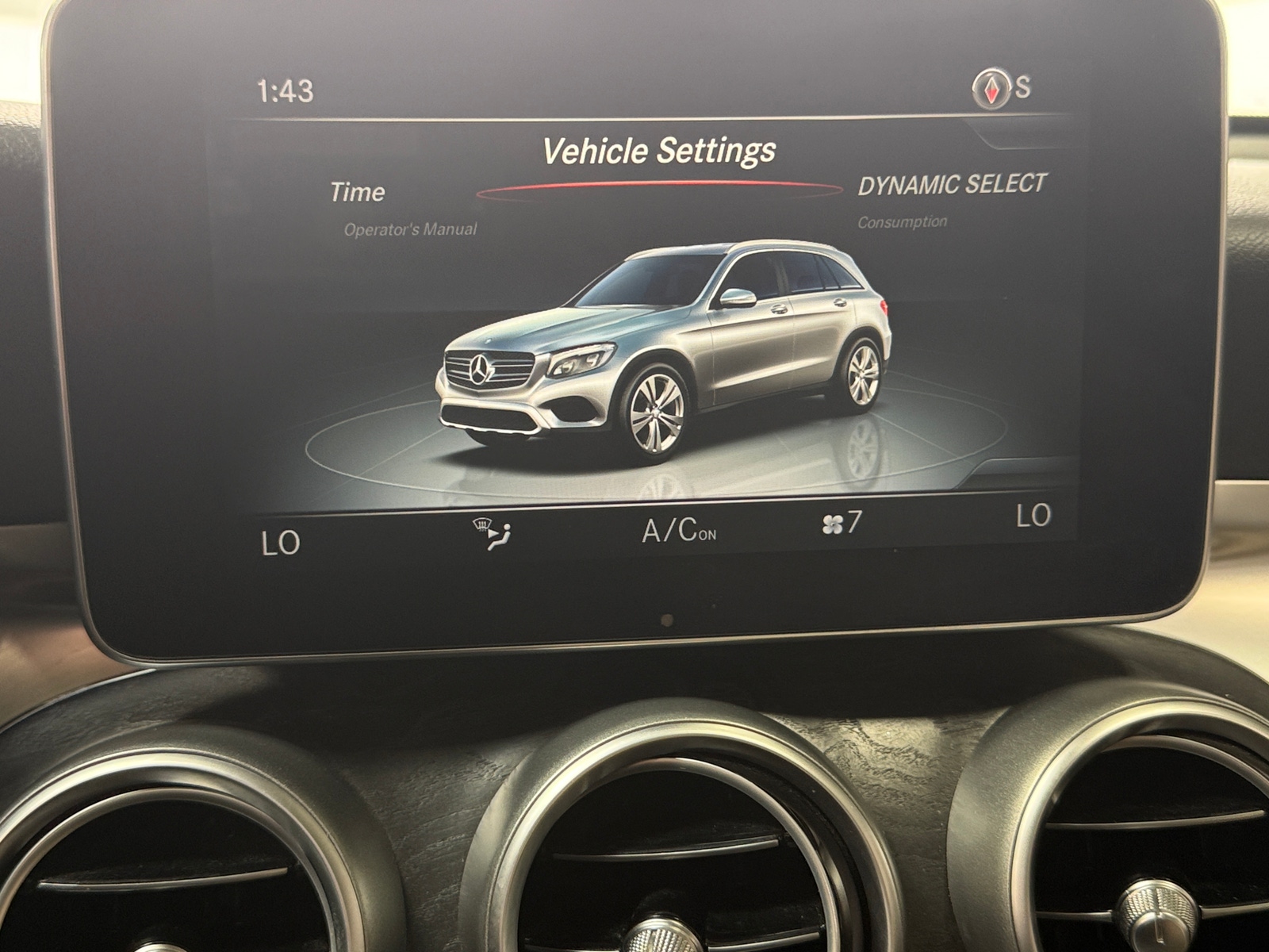 Thumbnail: 2016 Mercedes-Benz GLC - 3