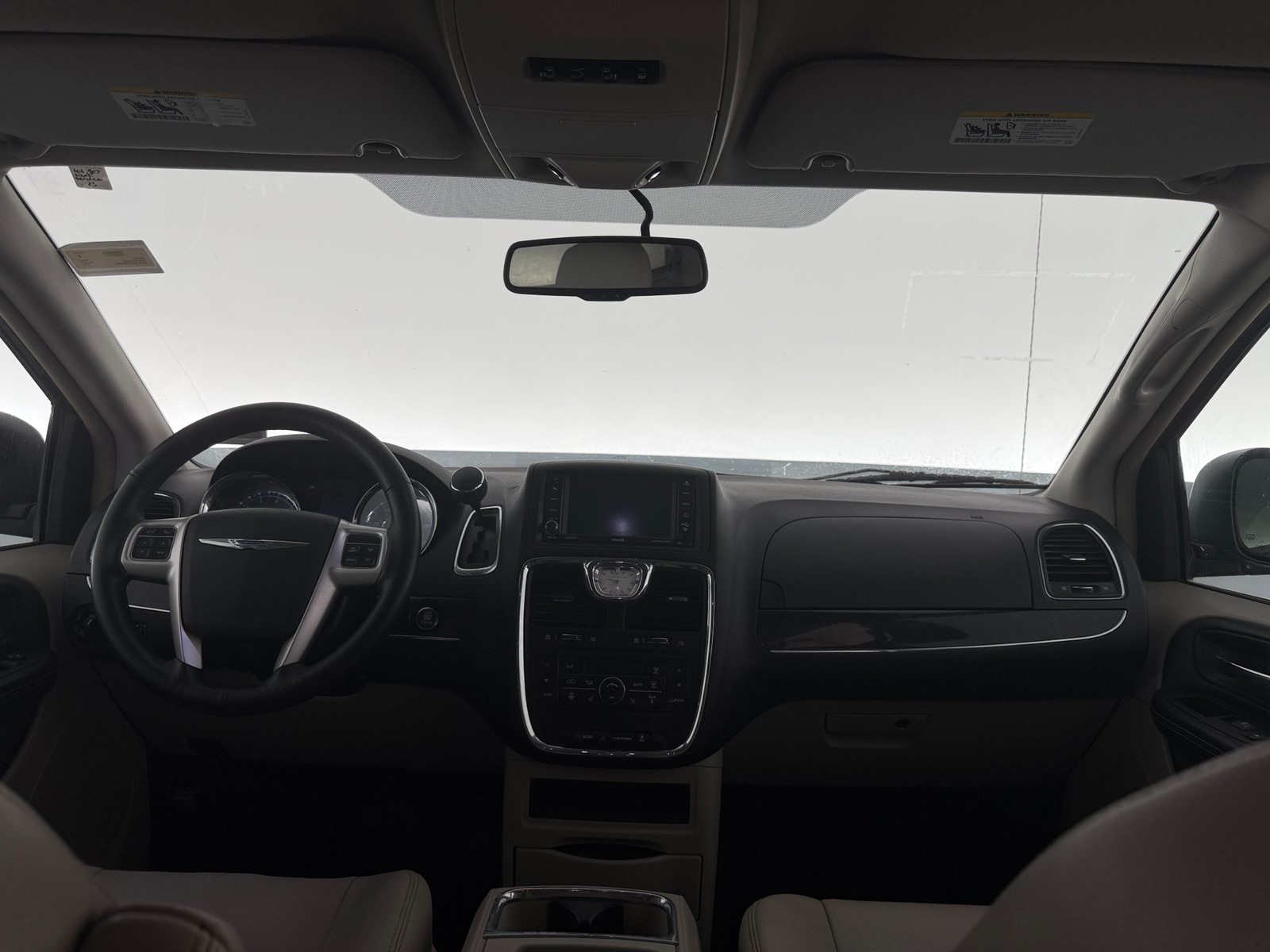 Thumbnail: 2015 Chrysler Town & Country - 2