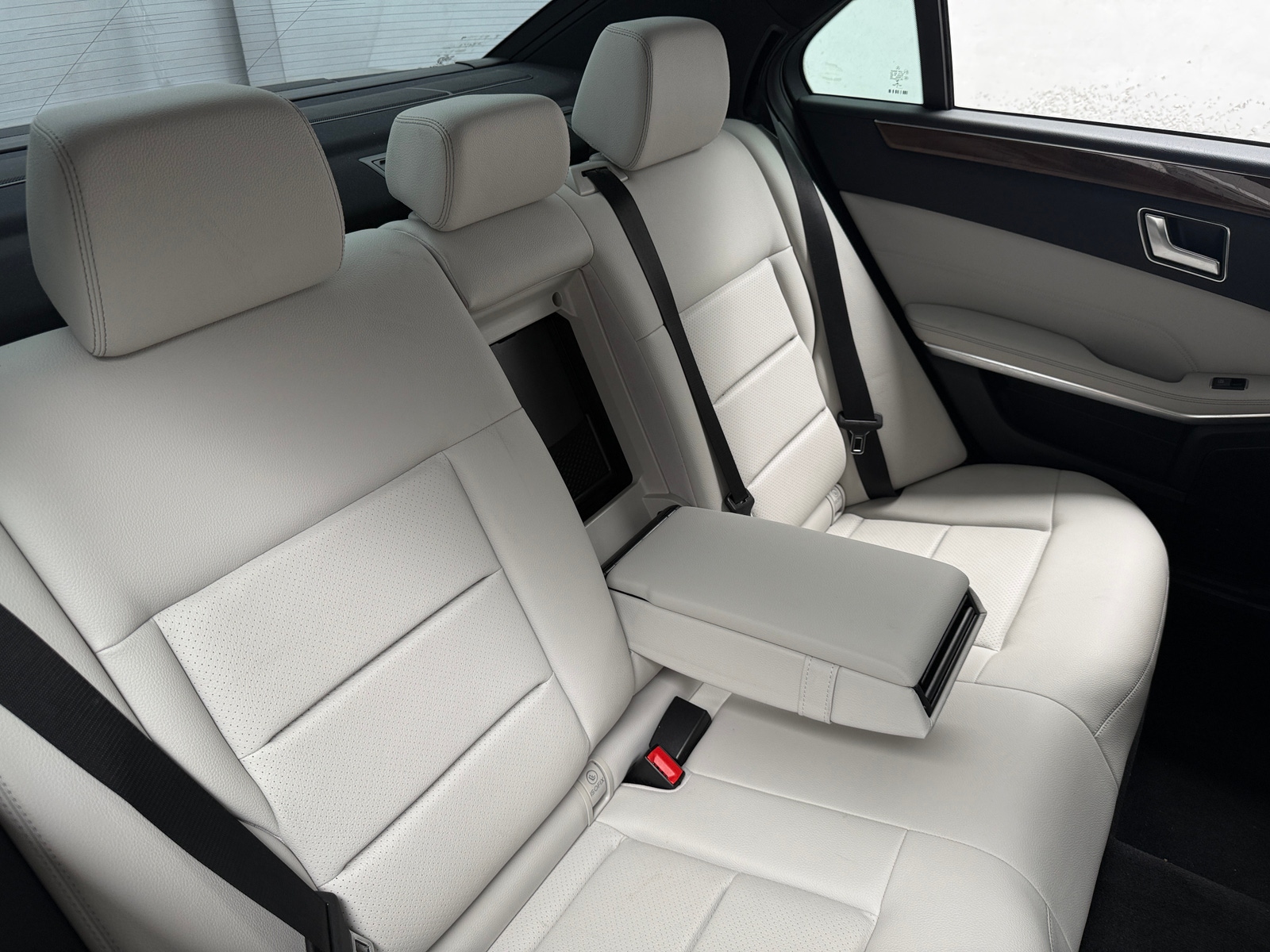 Thumbnail: 2016 Mercedes-Benz E-Class - 5