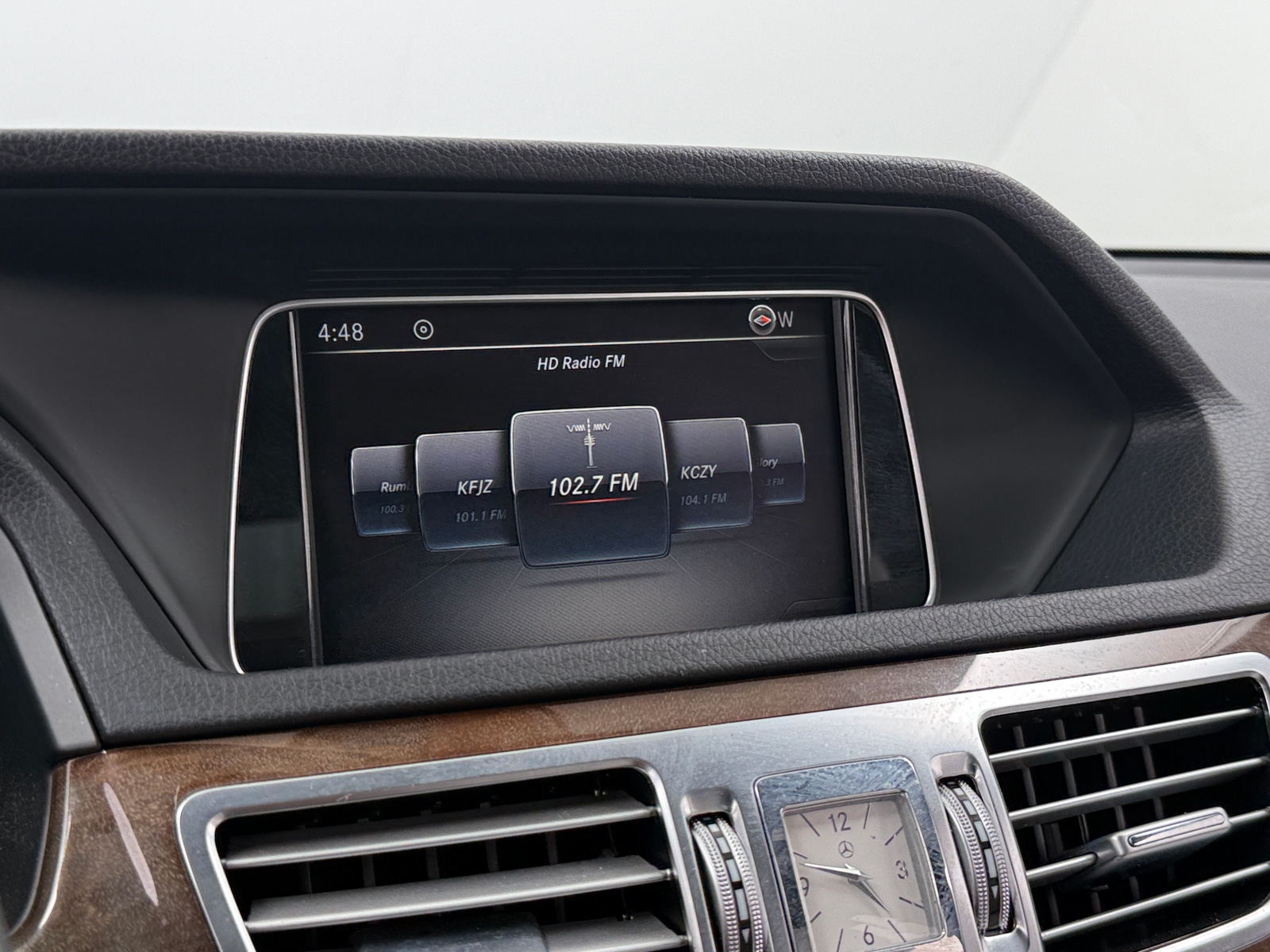 Thumbnail: 2016 Mercedes-Benz E-Class - 3