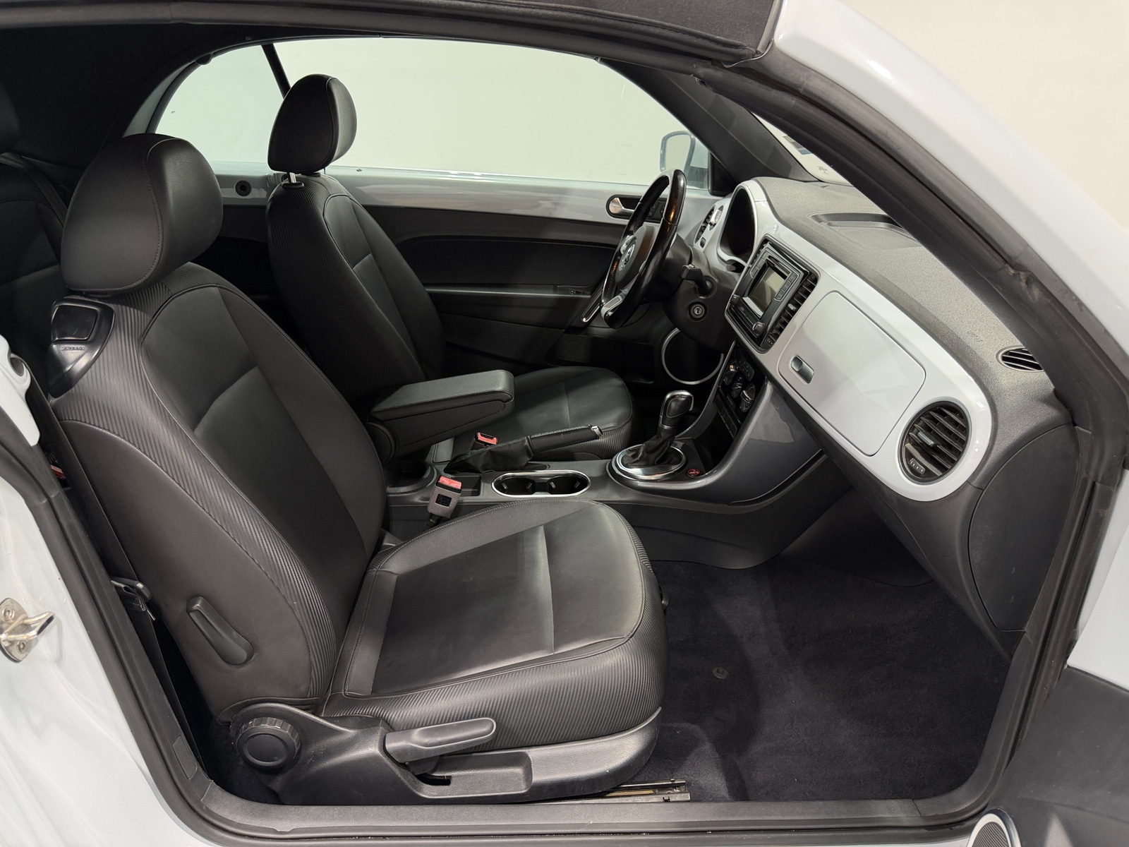 Thumbnail: 2017 Volkswagen Beetle - 2