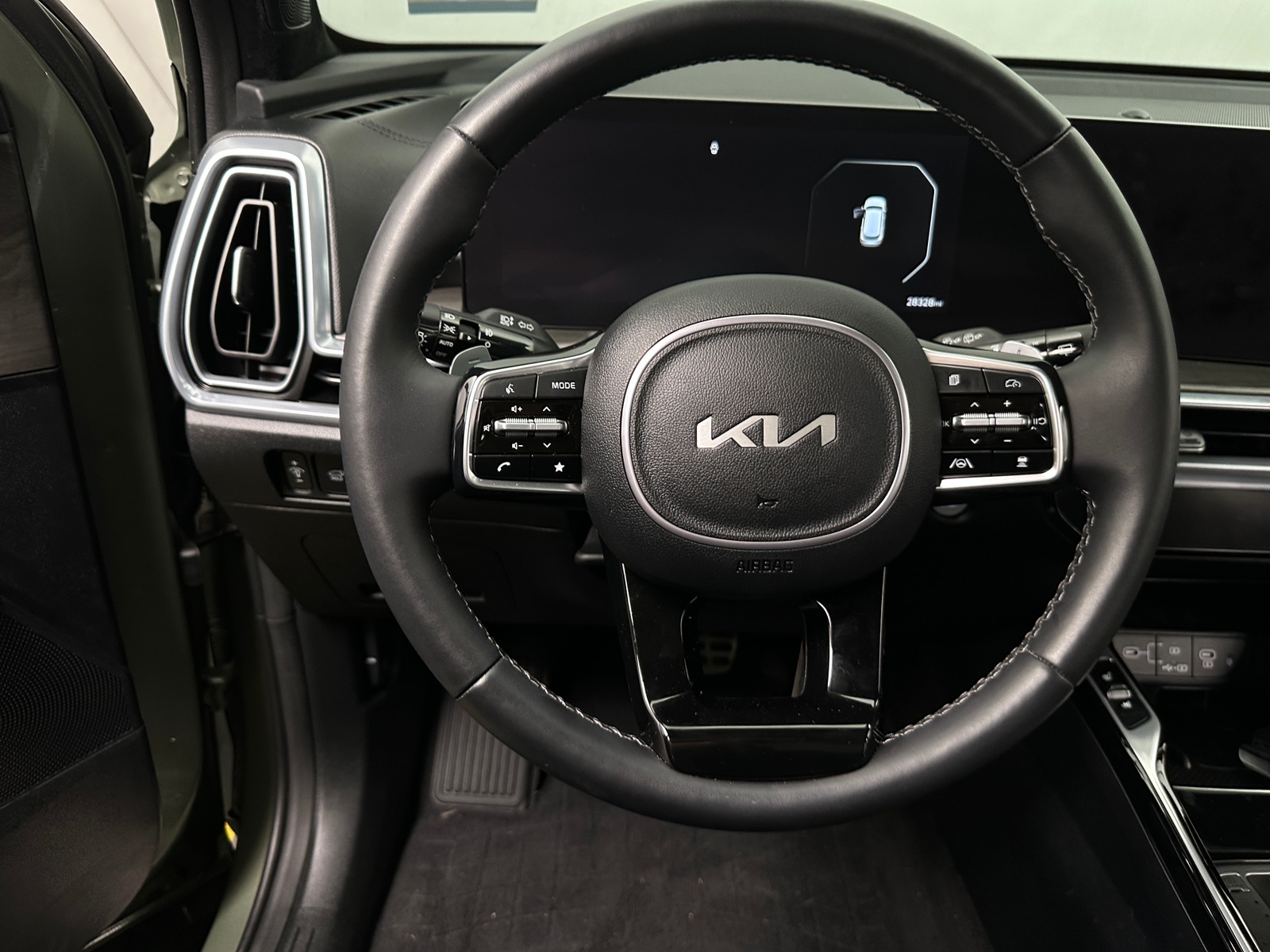 Thumbnail: 2024 Kia Sorento - 4