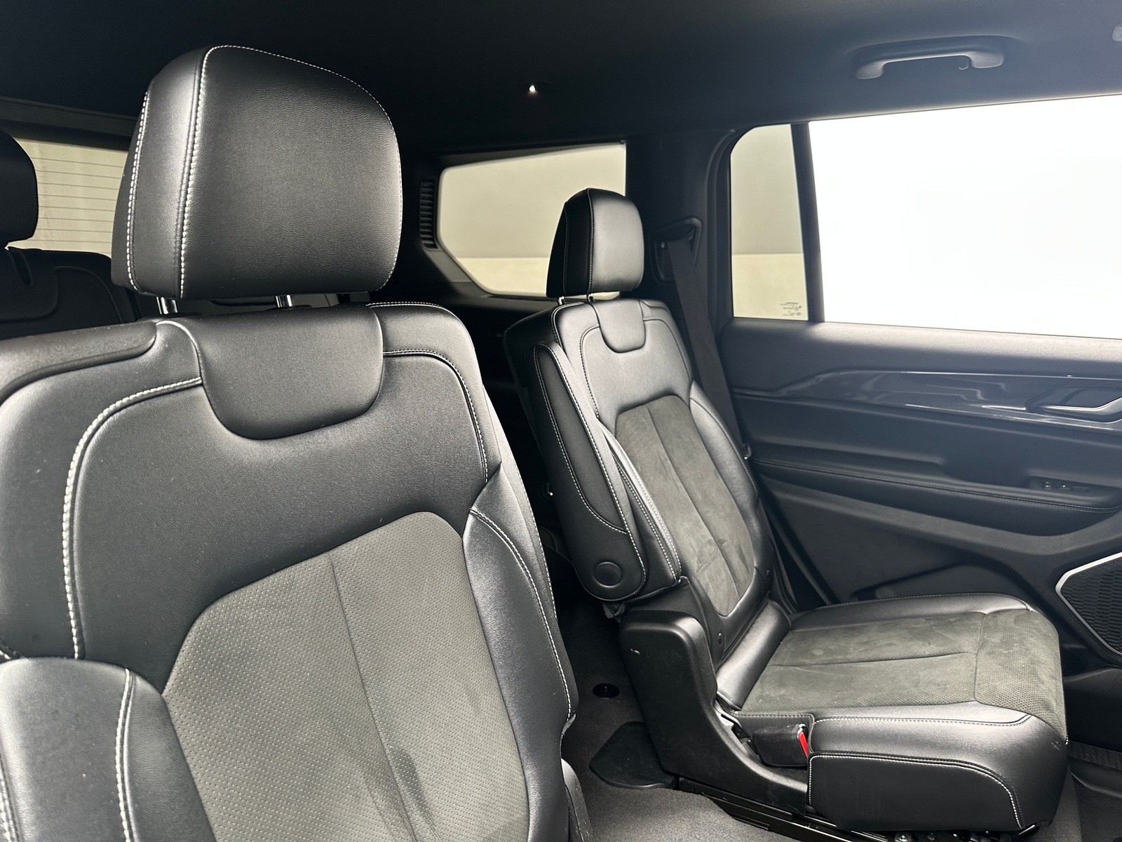 Thumbnail: 2022 Jeep Grand Cherokee L - 5