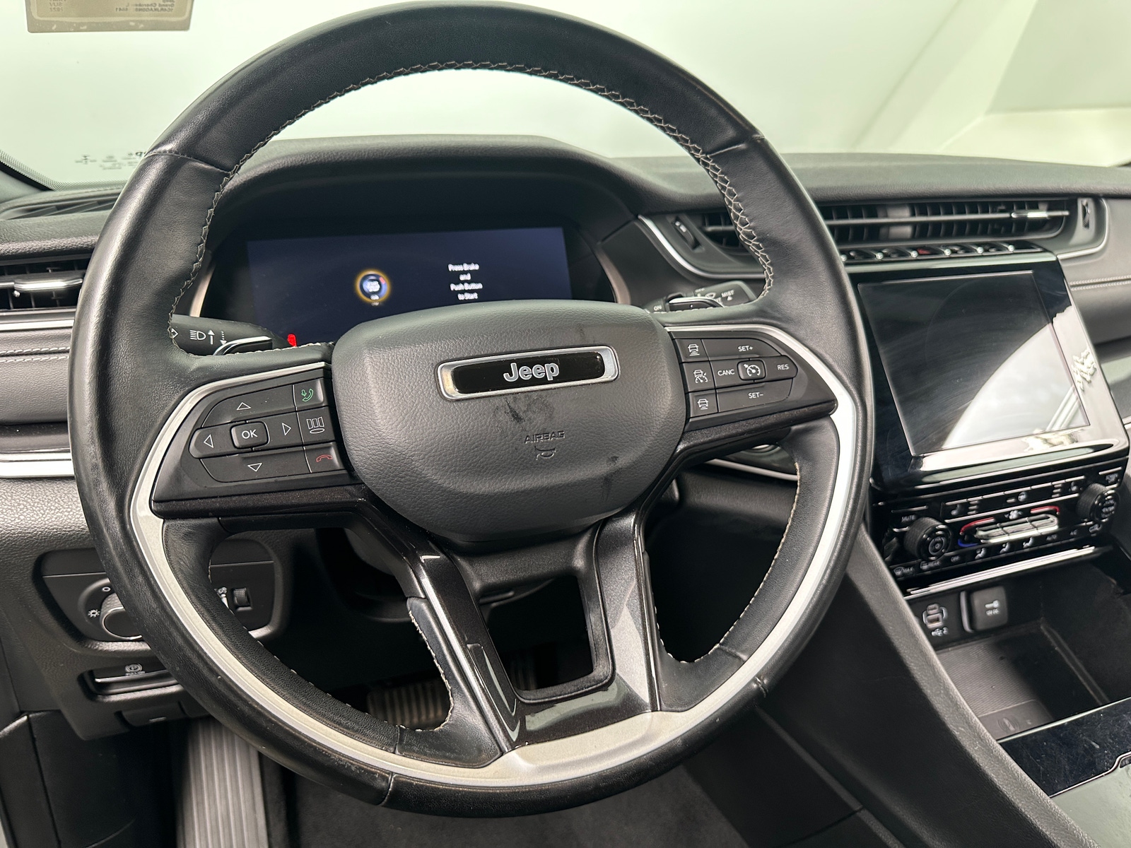Thumbnail: 2022 Jeep Grand Cherokee L - 4