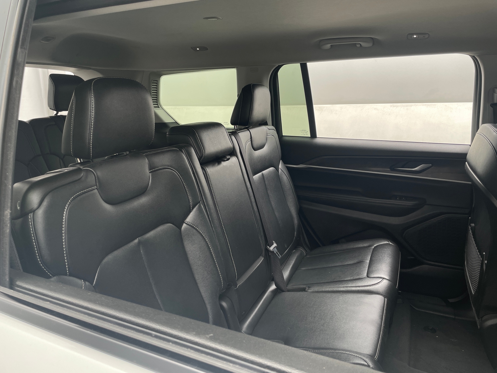 Thumbnail: 2023 Jeep Grand Cherokee L - 5