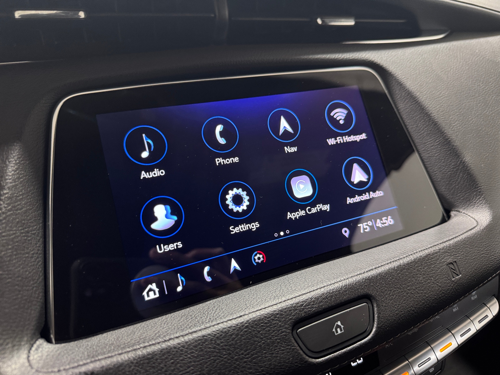 Thumbnail: 2019 Cadillac XT4 - 4