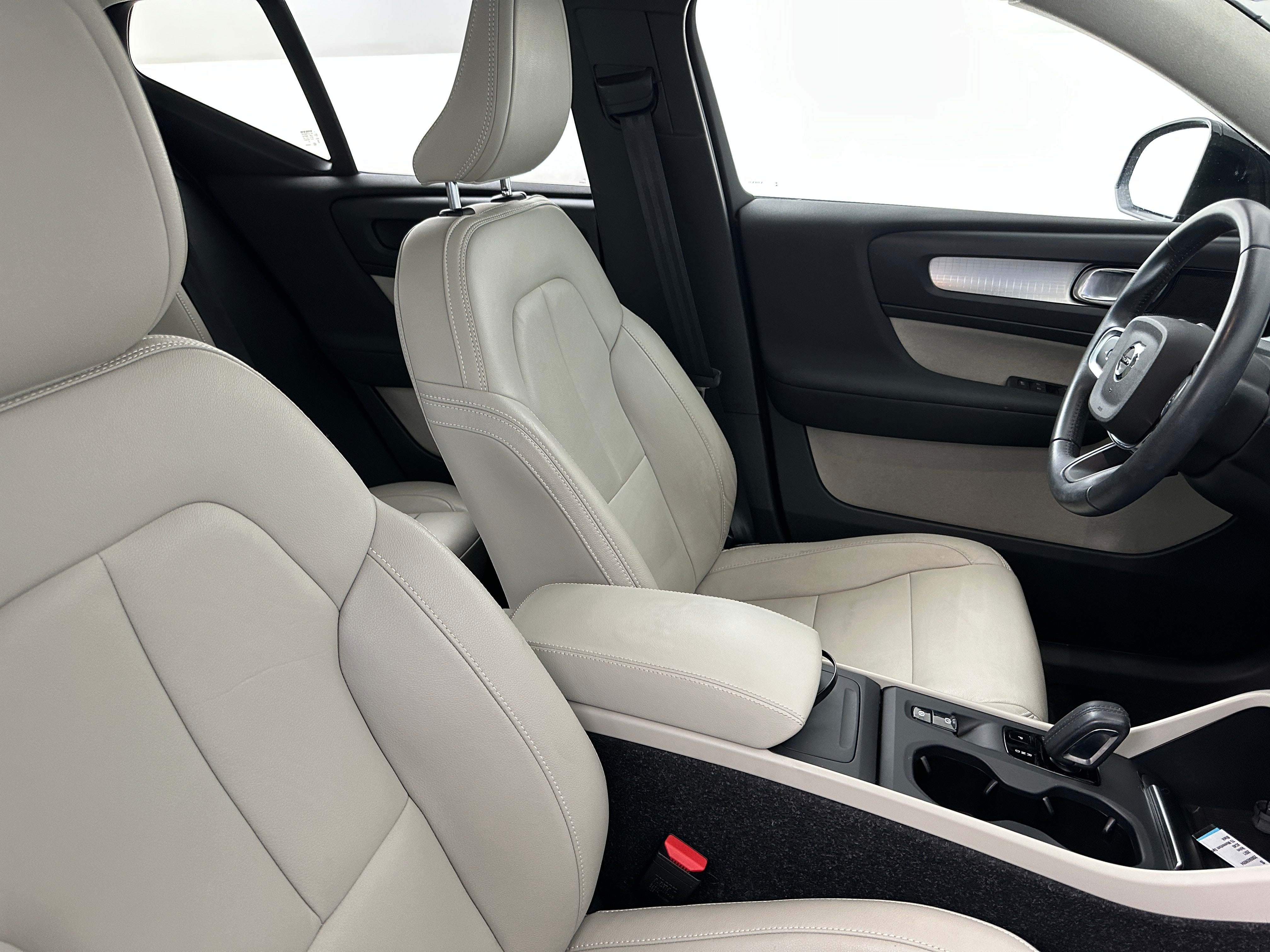 2021 Volvo XC40