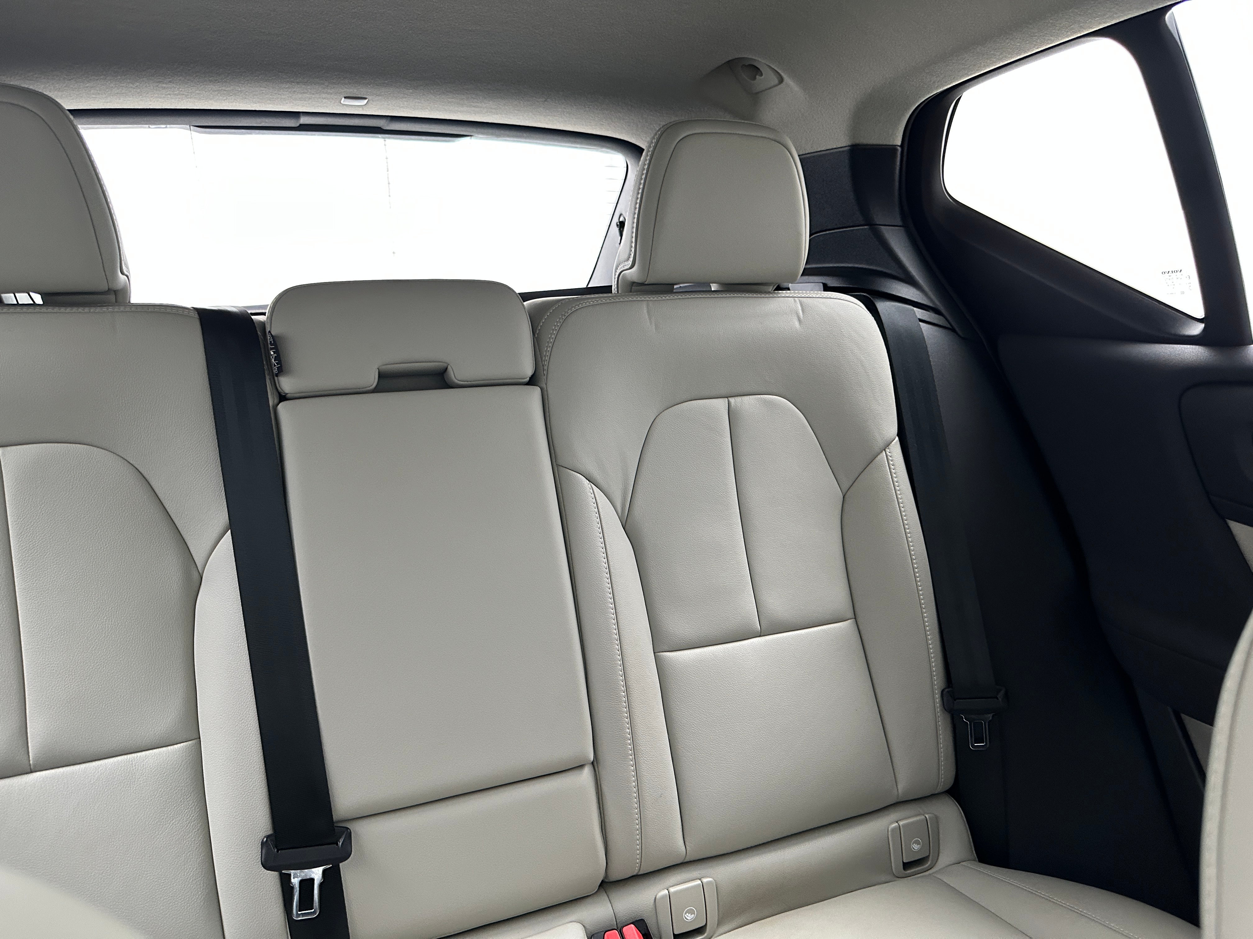 2021 Volvo XC40 Momentum - Photo 4