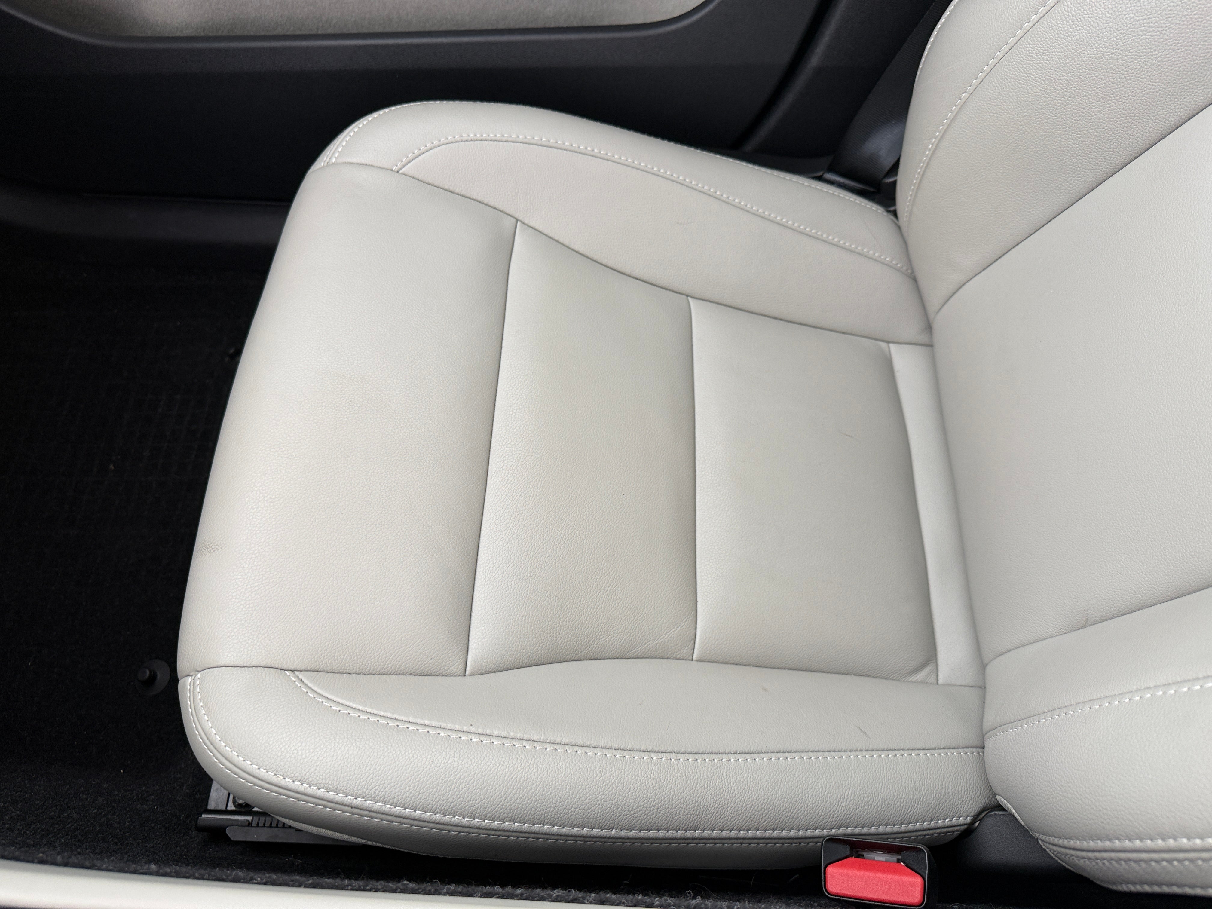 2021 Volvo XC40 Momentum - Photo 23