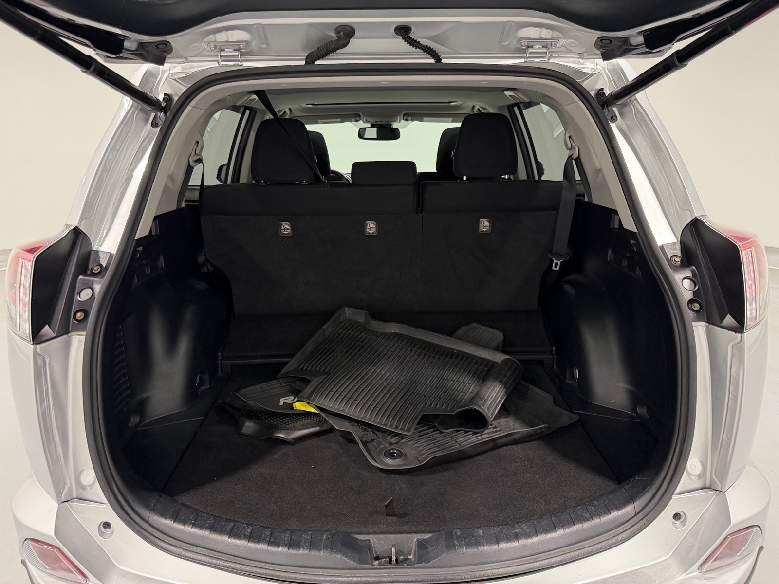 Thumbnail: 2016 Toyota RAV4 - 7