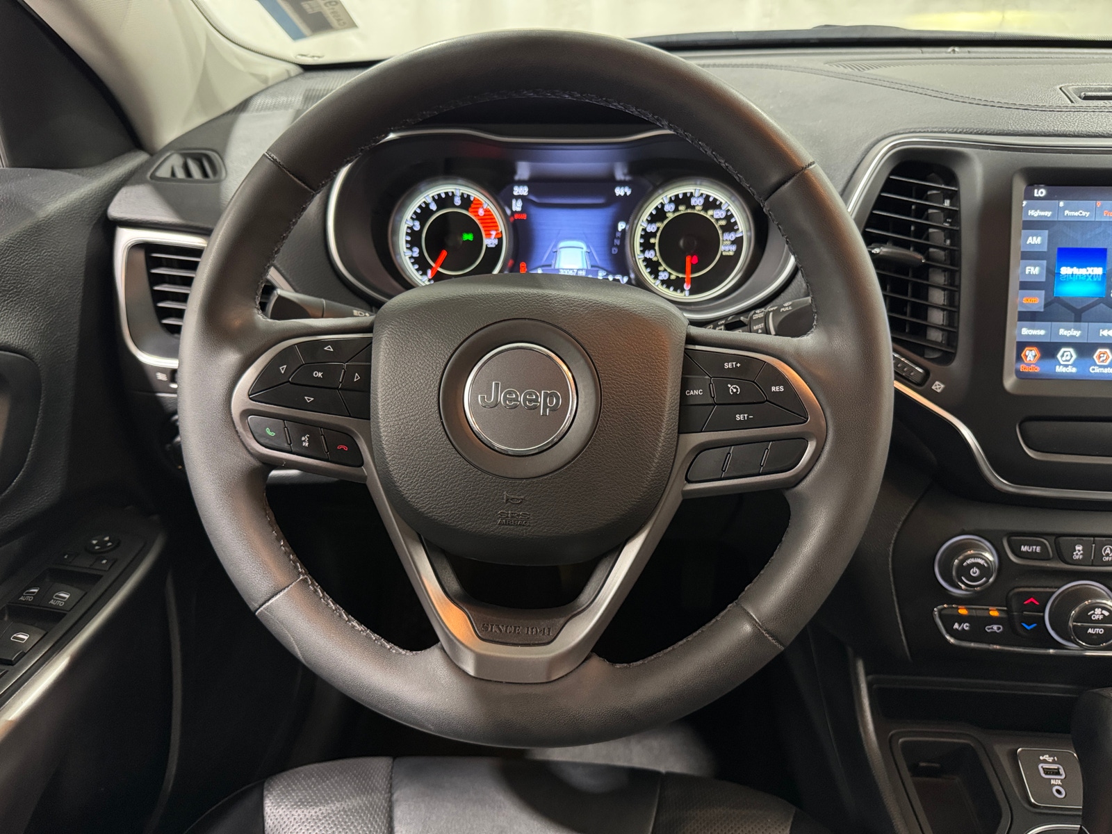 Thumbnail: 2022 Jeep Cherokee - 4