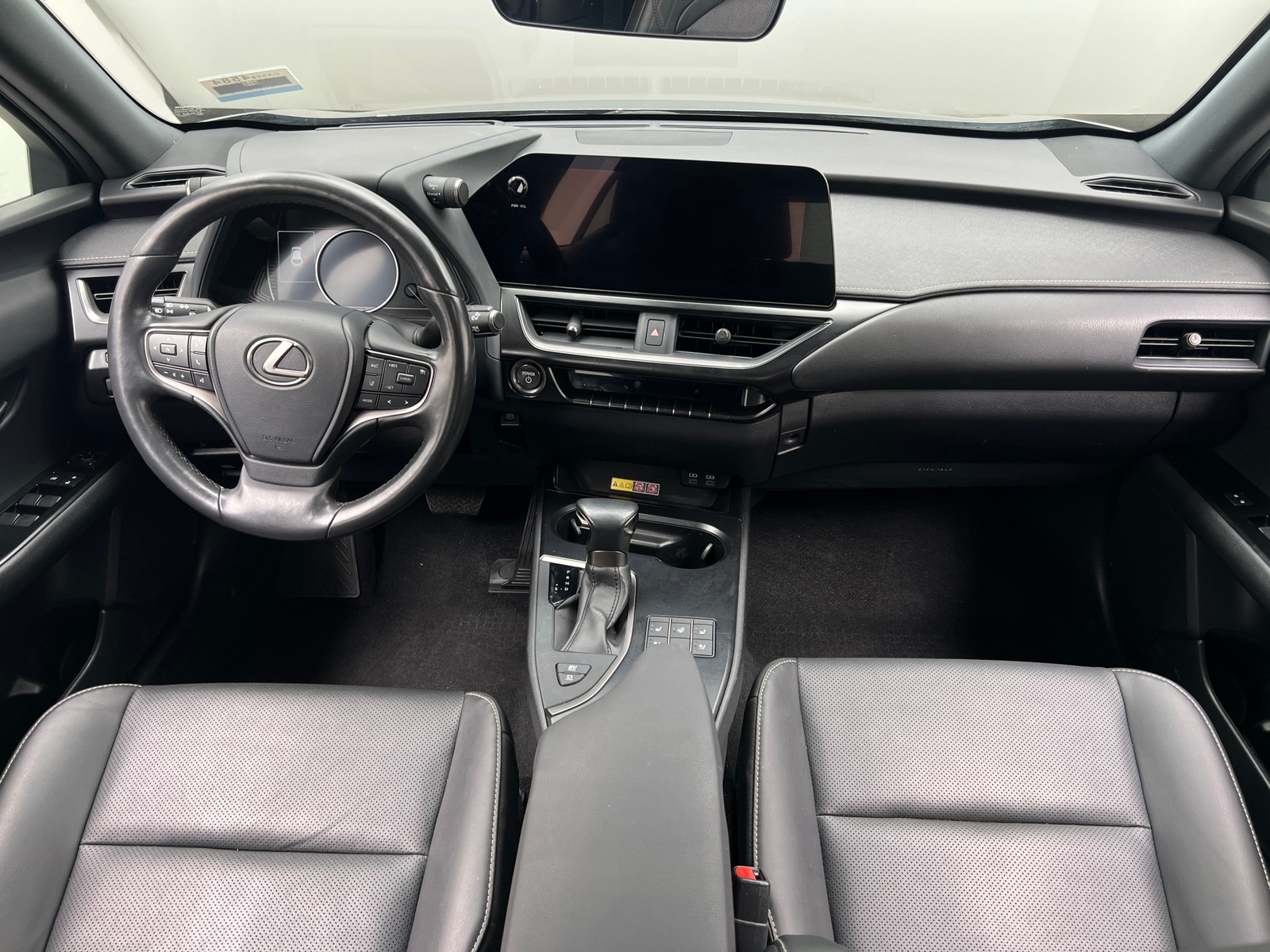 Thumbnail: 2023 Lexus UX - 2