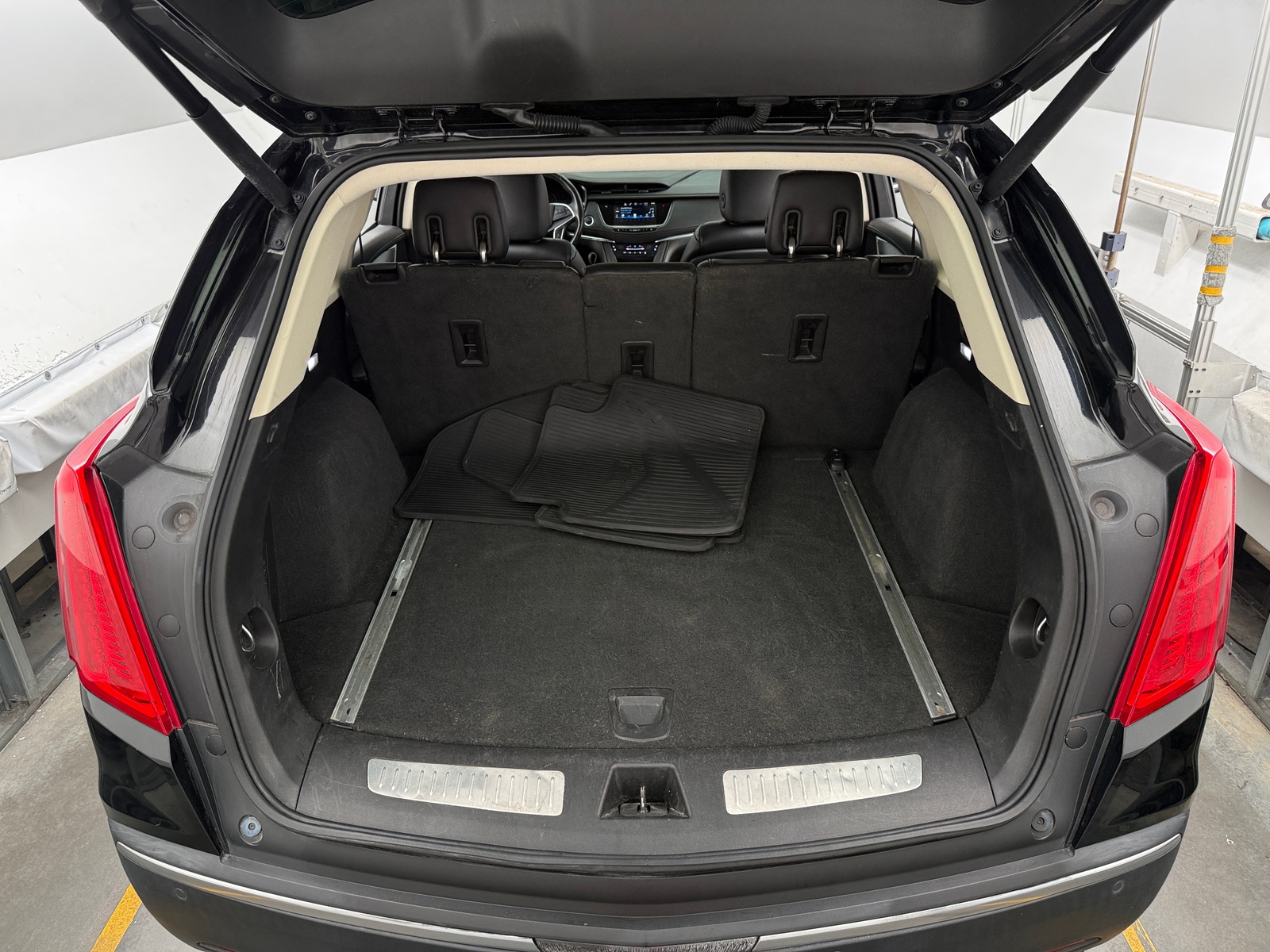 Thumbnail: 2018 Cadillac XT5 - 6