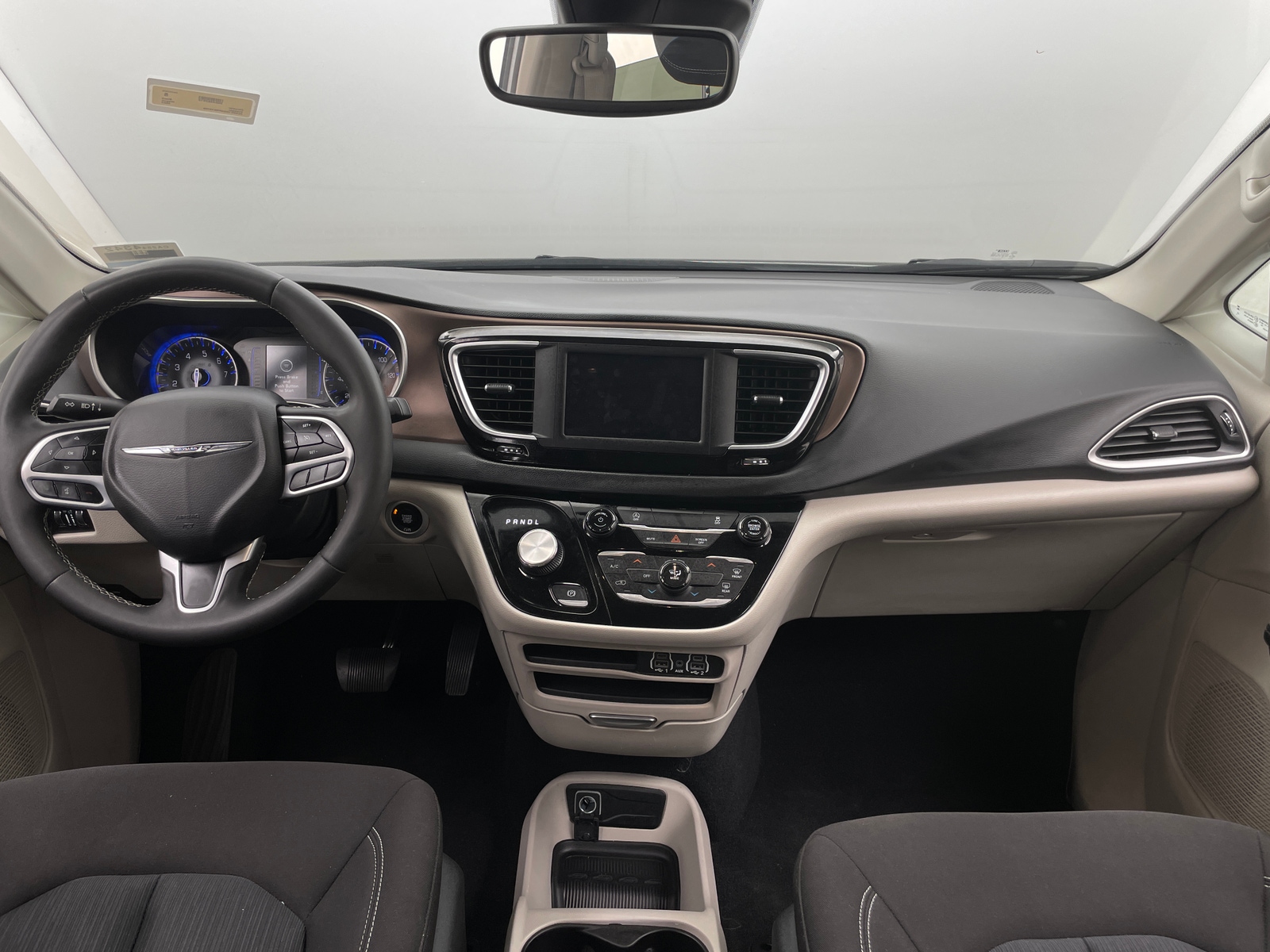 Thumbnail: 2023 Chrysler Voyager - 3